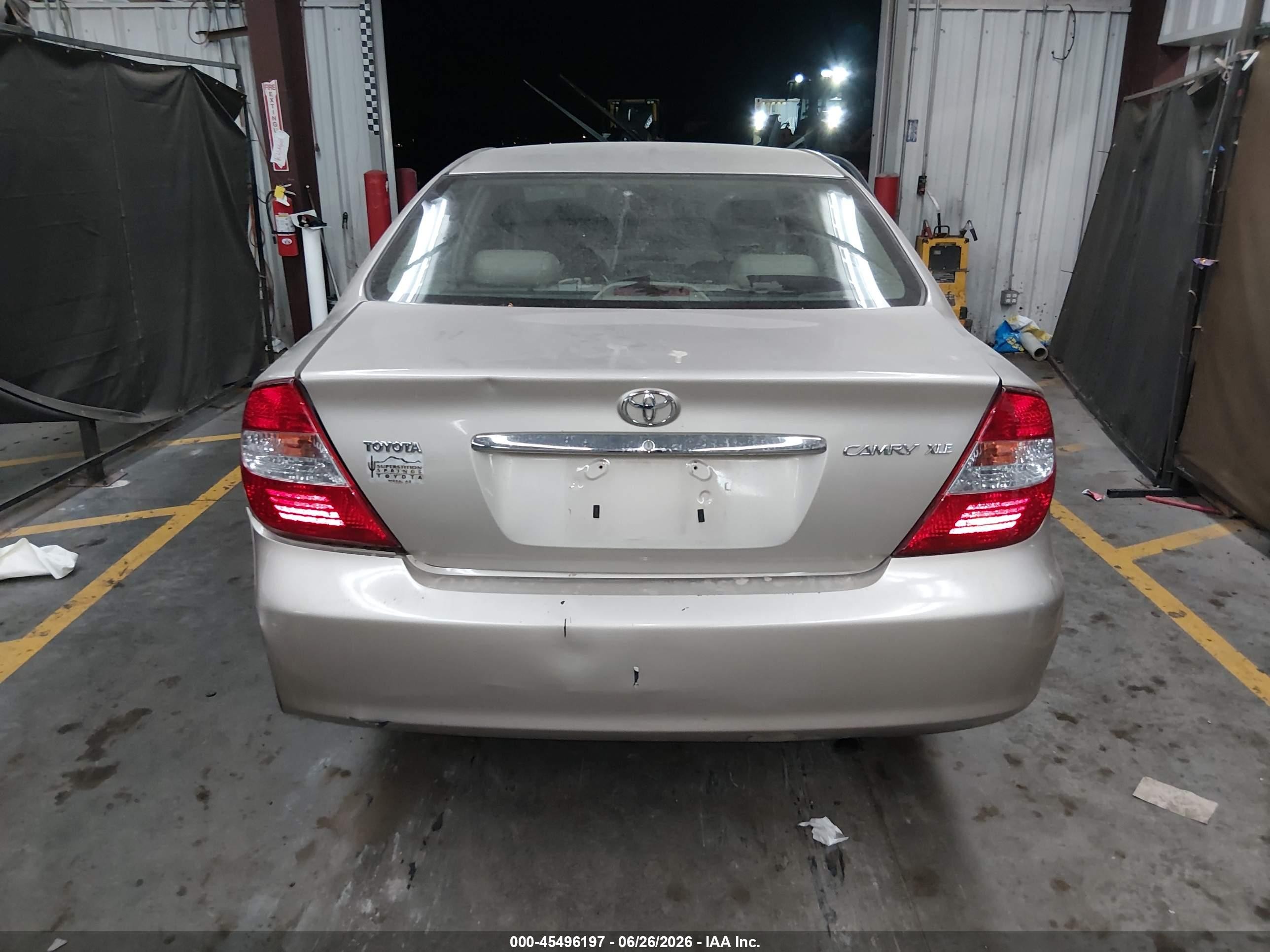 2004 Toyota Camry Xle Champagne vin: 4T1BE30KX4U851715