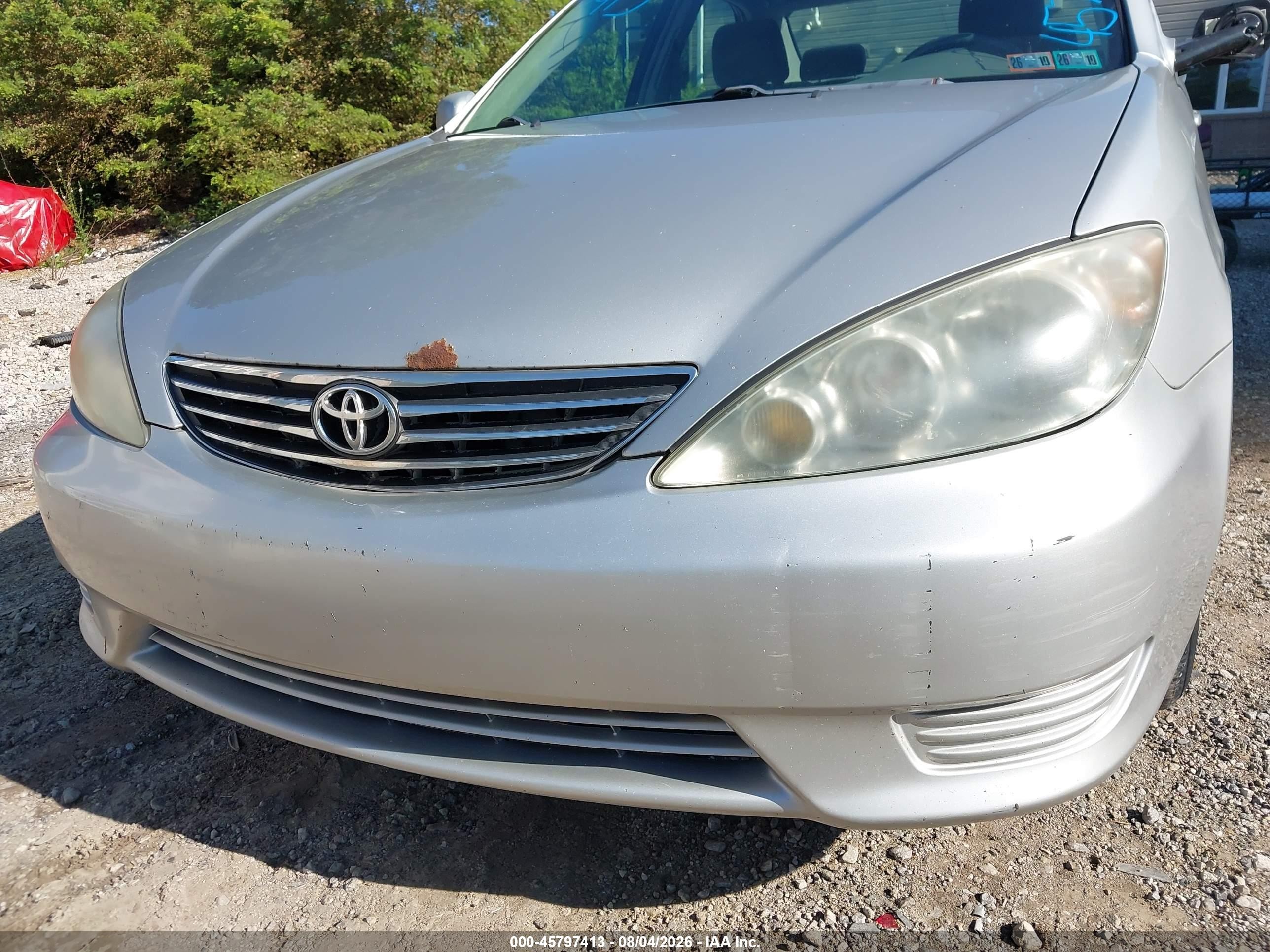 2005 Toyota Camry Le Silver vin: 4T1BE30KX5U046198