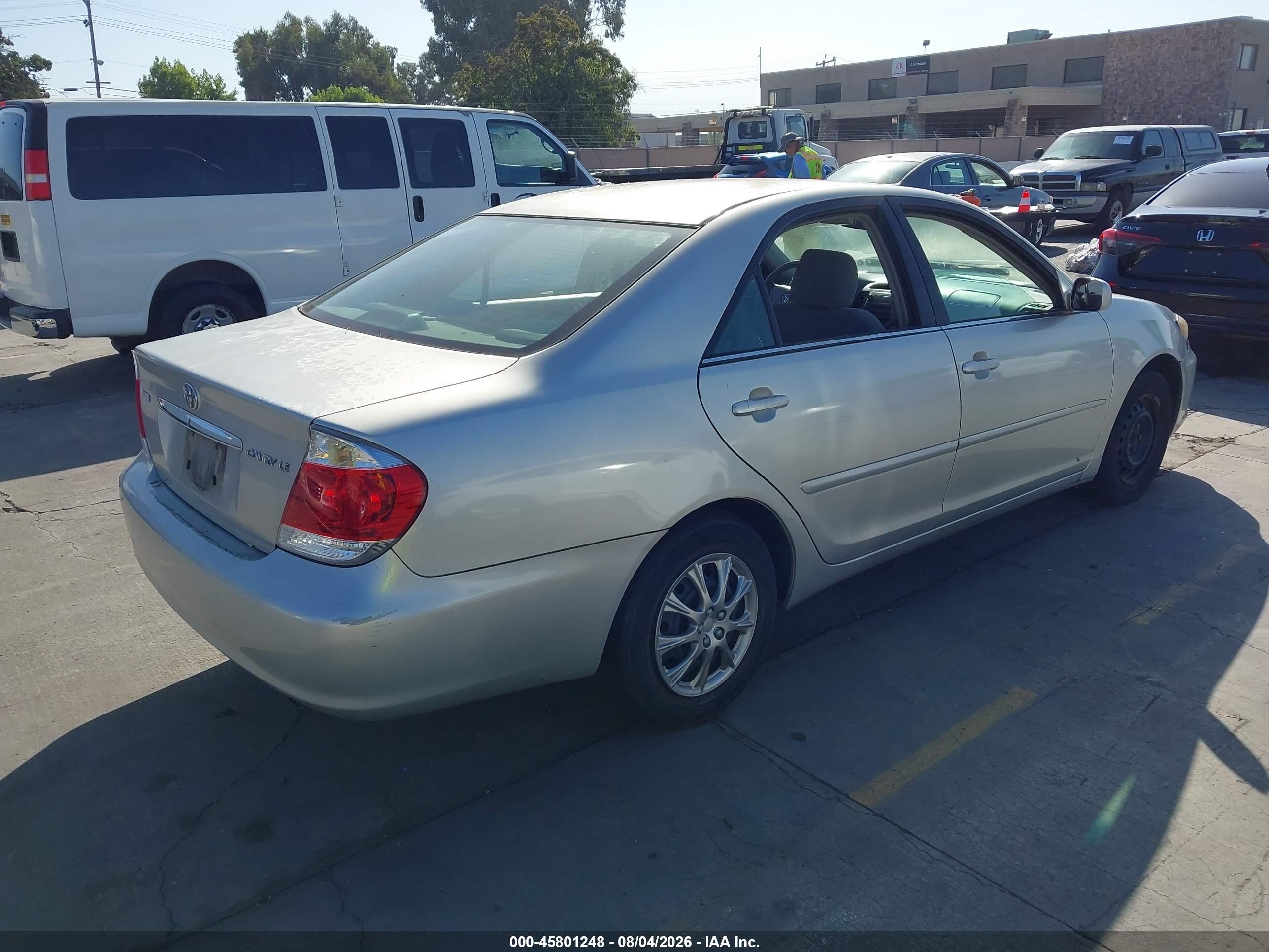2005 Toyota Camry Le Silver vin: 4T1BE30KX5U522322
