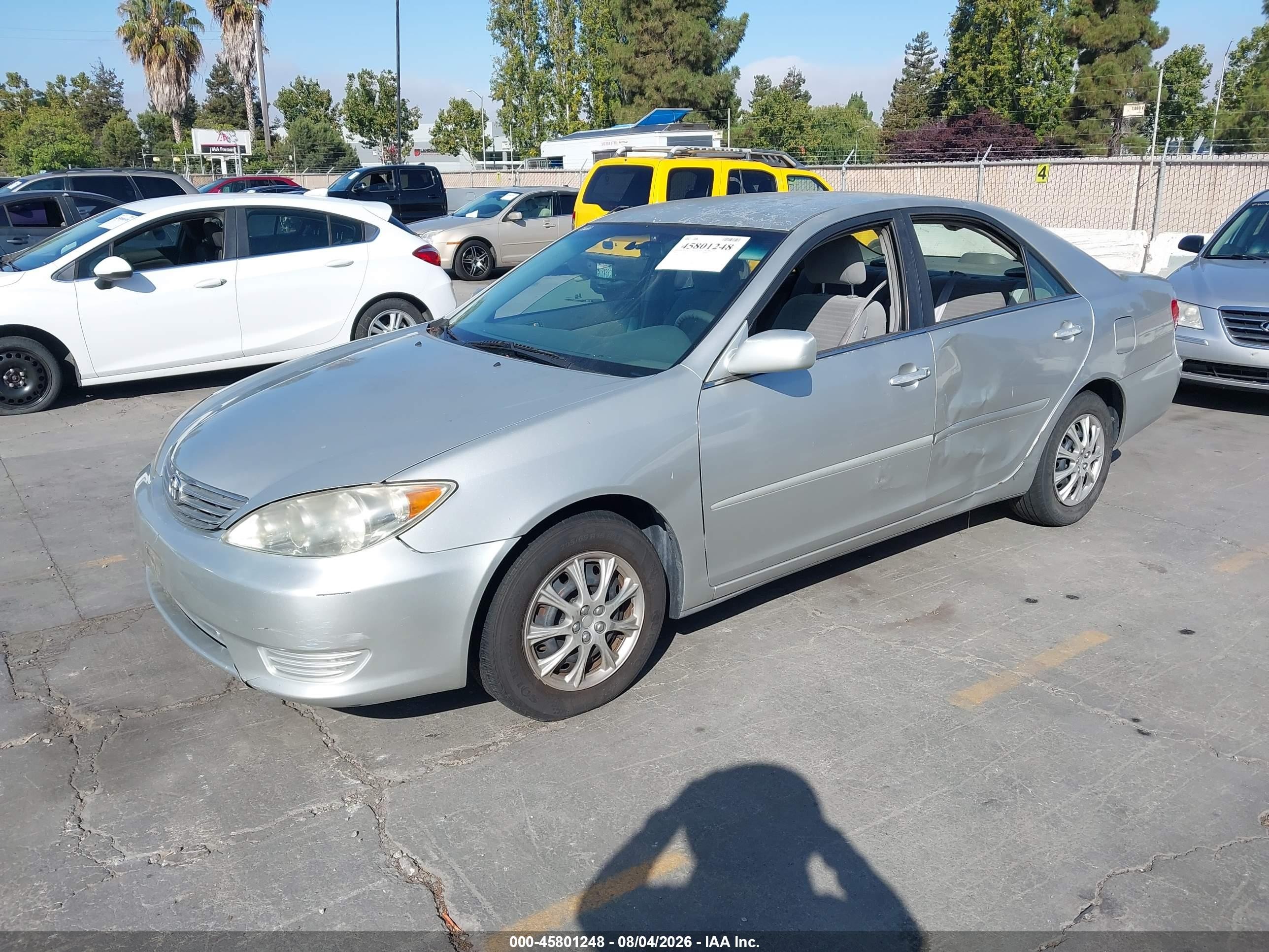 2005 Toyota Camry Le Silver vin: 4T1BE30KX5U522322