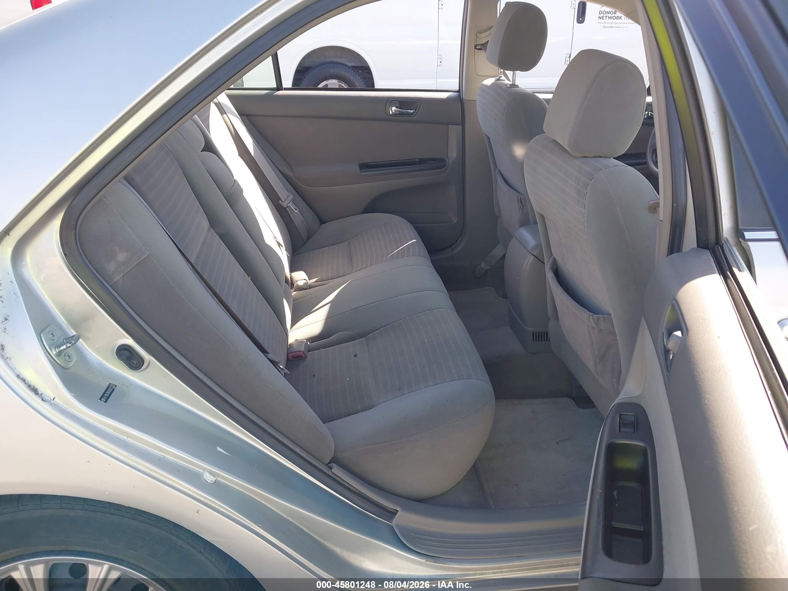 2005 Toyota Camry Le Silver vin: 4T1BE30KX5U522322