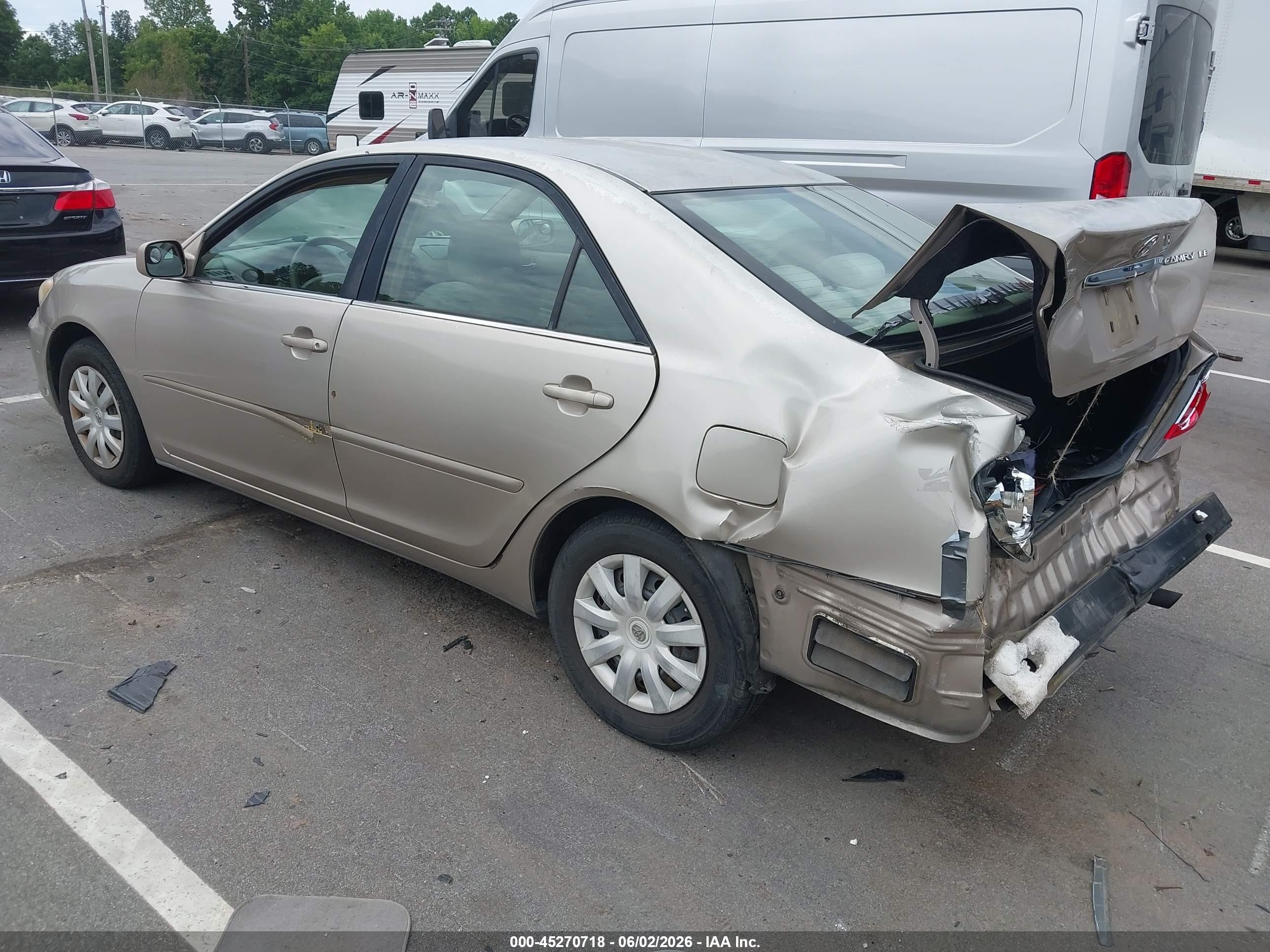 2005 Toyota Camry Le Gold vin: 4T1BE30KX5U523132