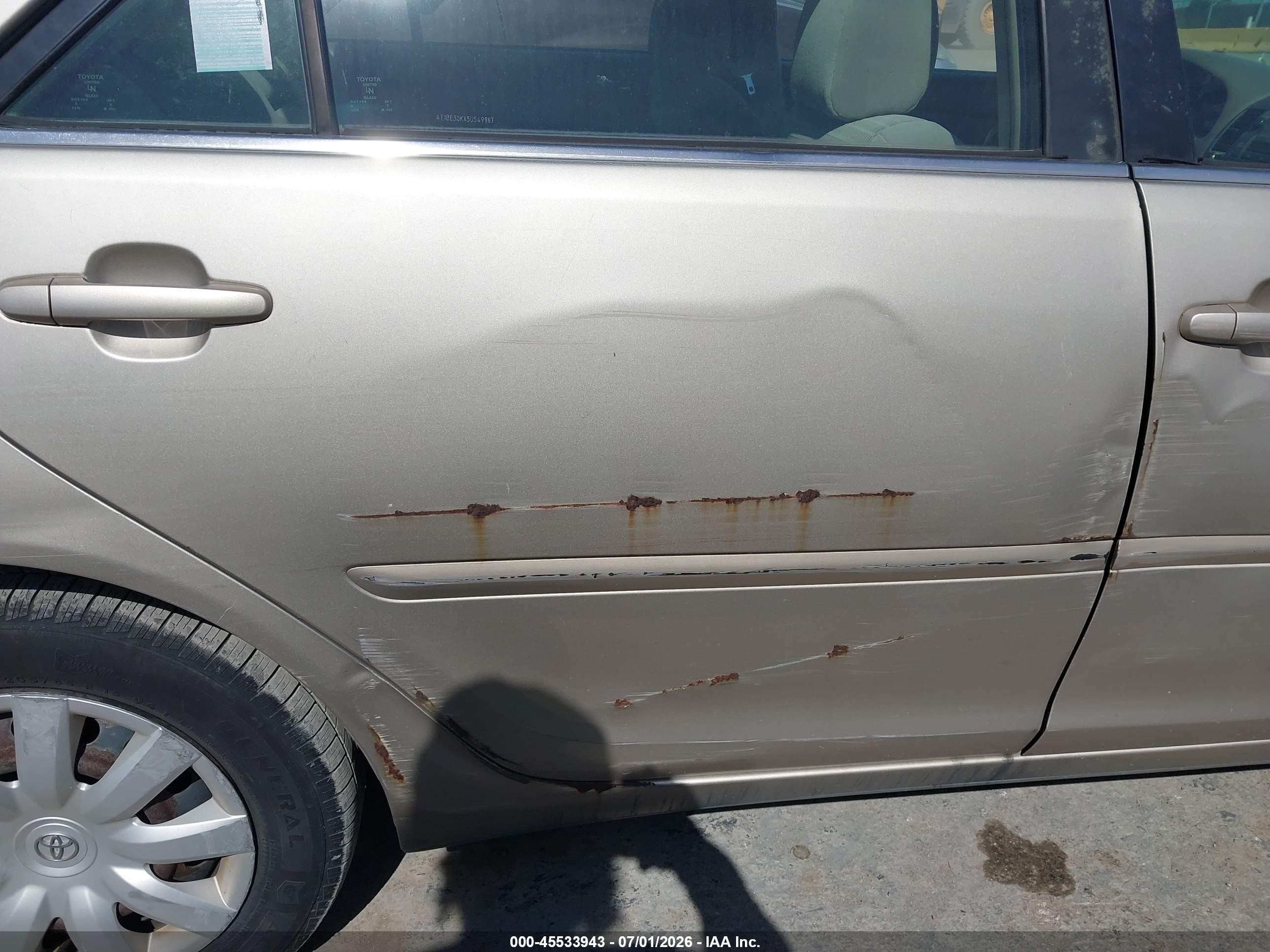 2005 Toyota Camry Le Золотой vin: 4T1BE30KX5U549987