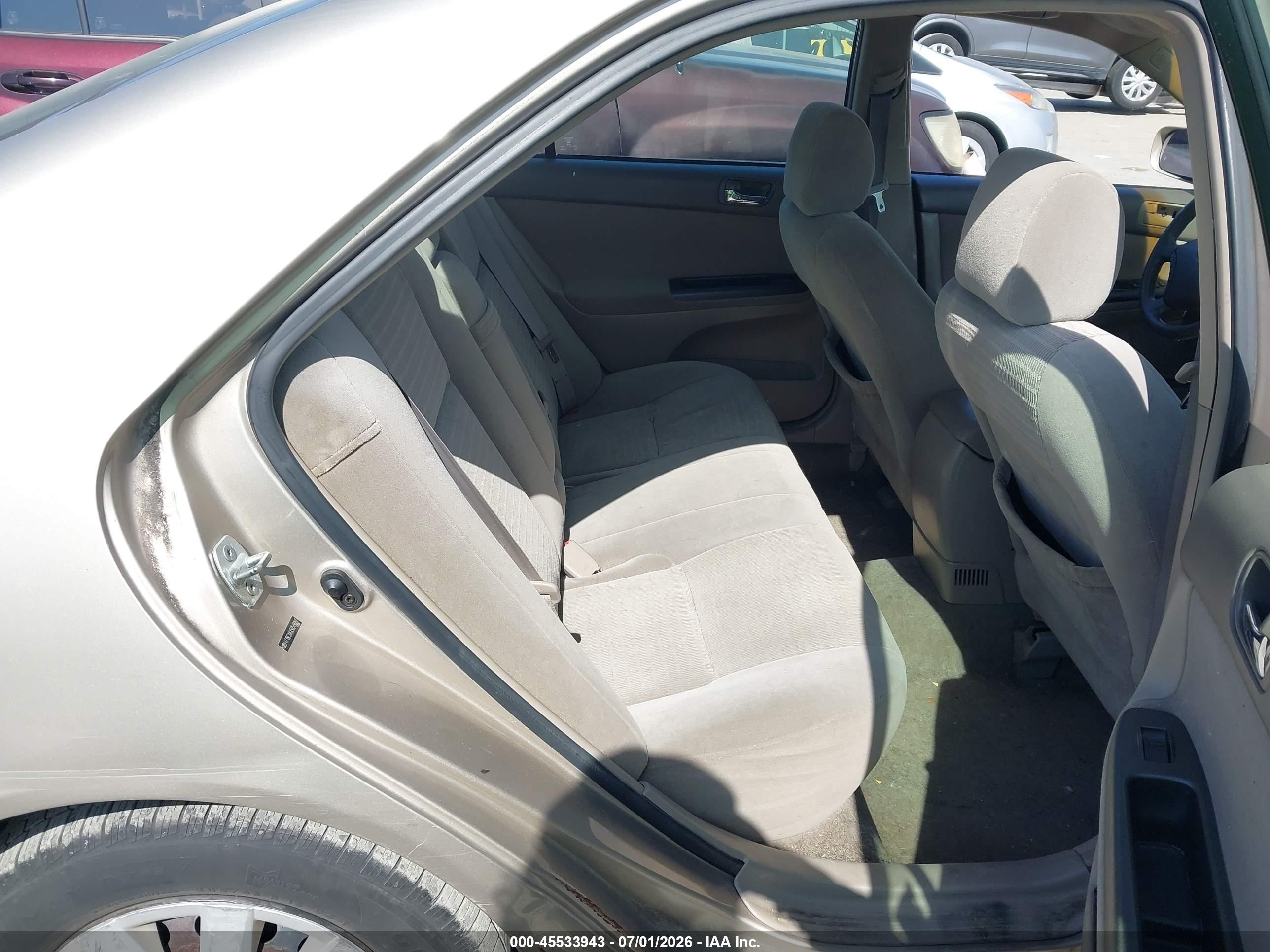2005 Toyota Camry Le Золотой vin: 4T1BE30KX5U549987