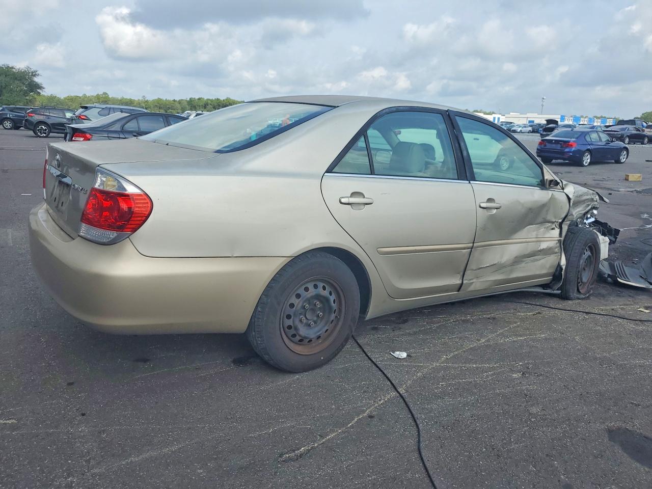 2005 Toyota Camry Le Beige vin: 4T1BE30KX5U571651