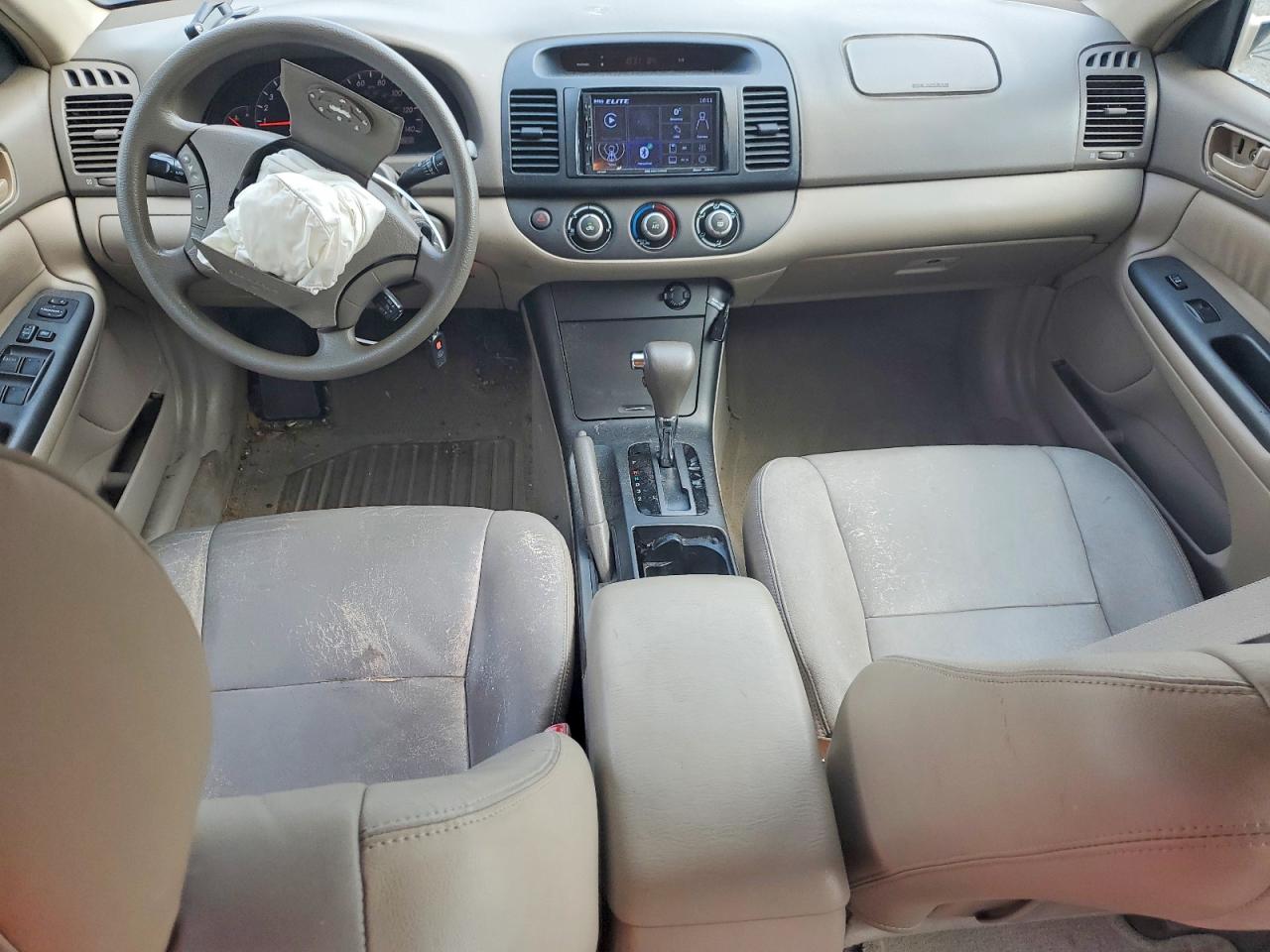 2005 Toyota Camry Le Beige vin: 4T1BE30KX5U571651