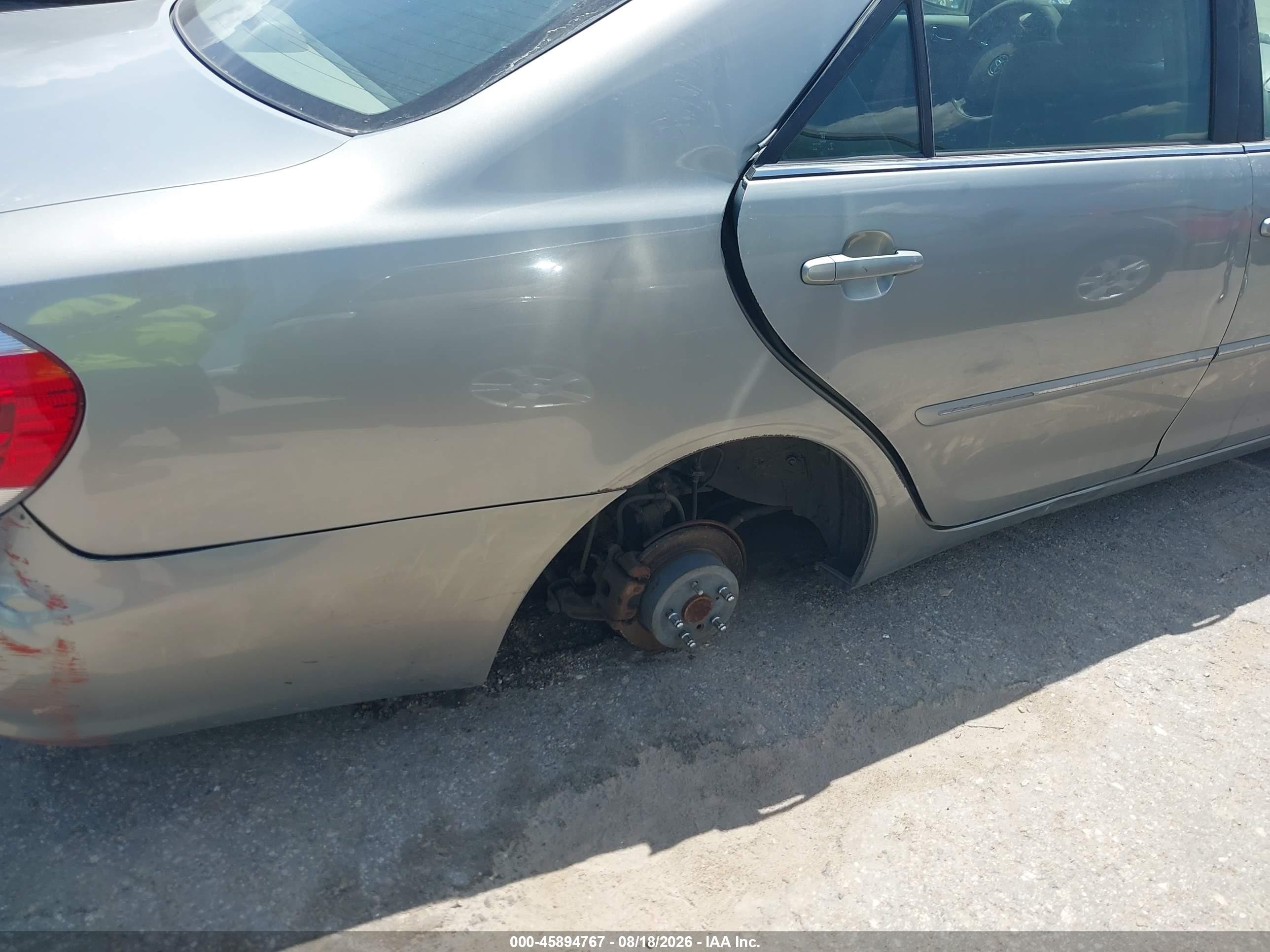 2005 Toyota Camry Xle Серый vin: 4T1BE30KX5U624865