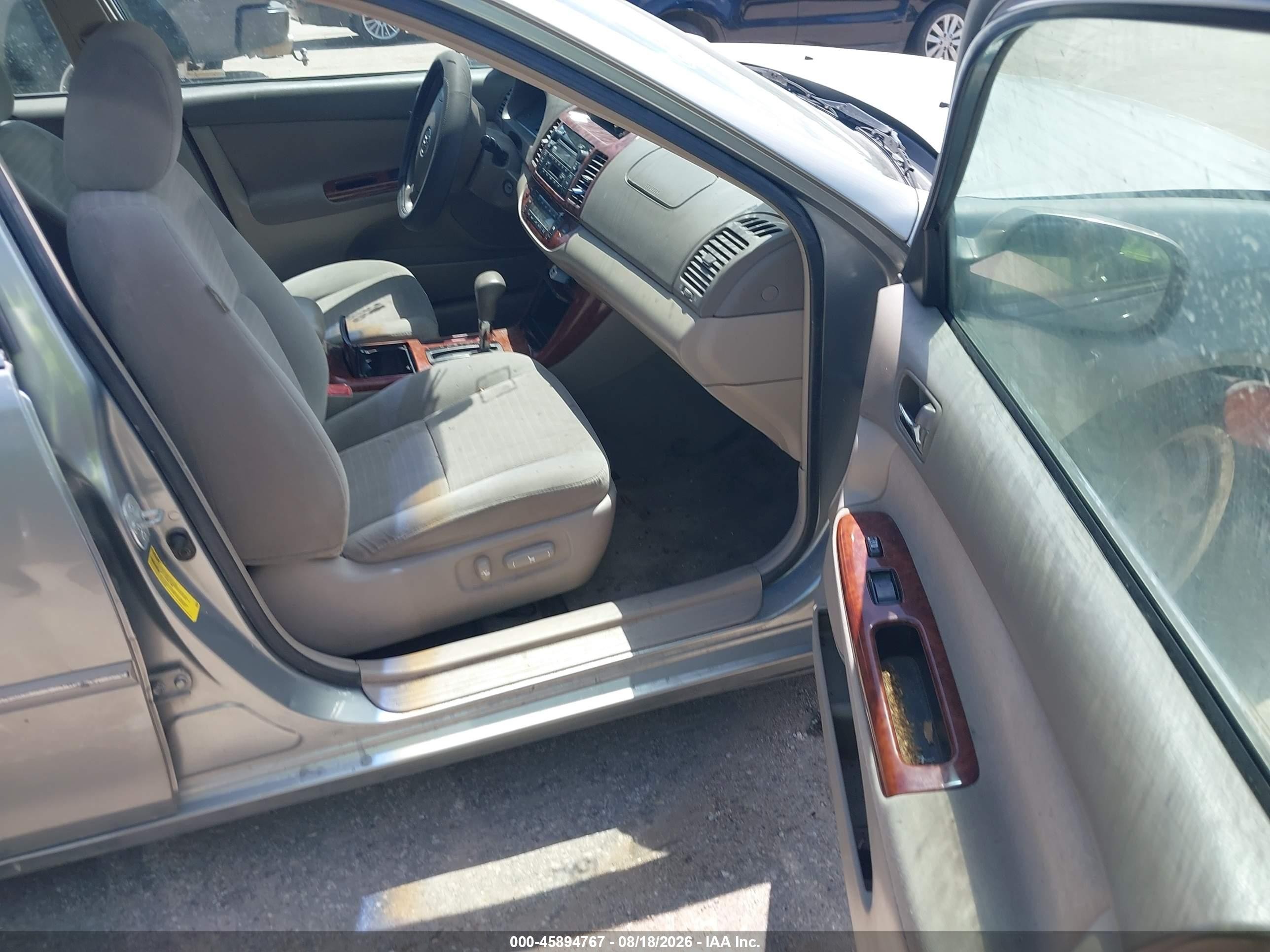 2005 Toyota Camry Xle Серый vin: 4T1BE30KX5U624865
