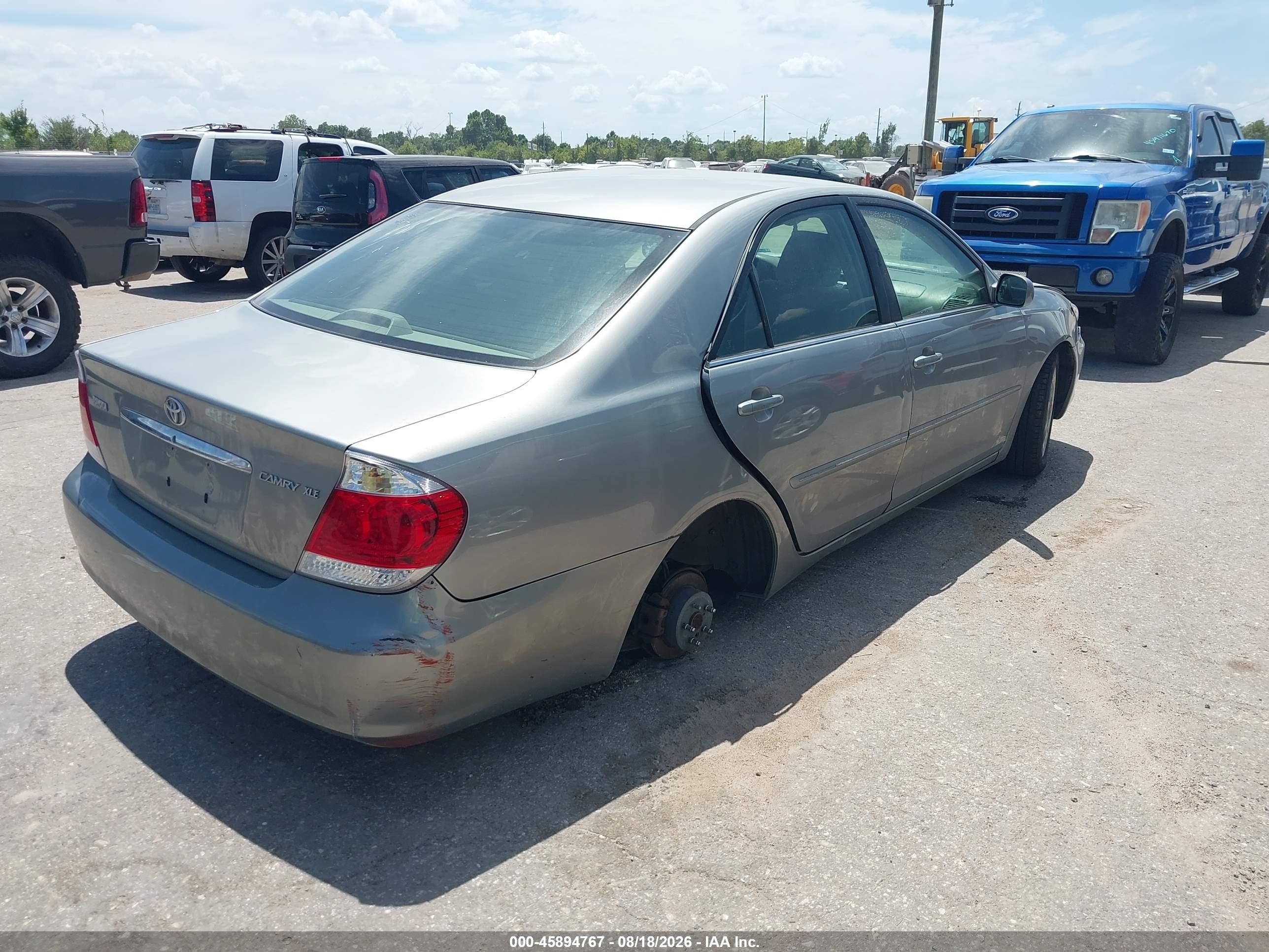 2005 Toyota Camry Xle Серый vin: 4T1BE30KX5U624865