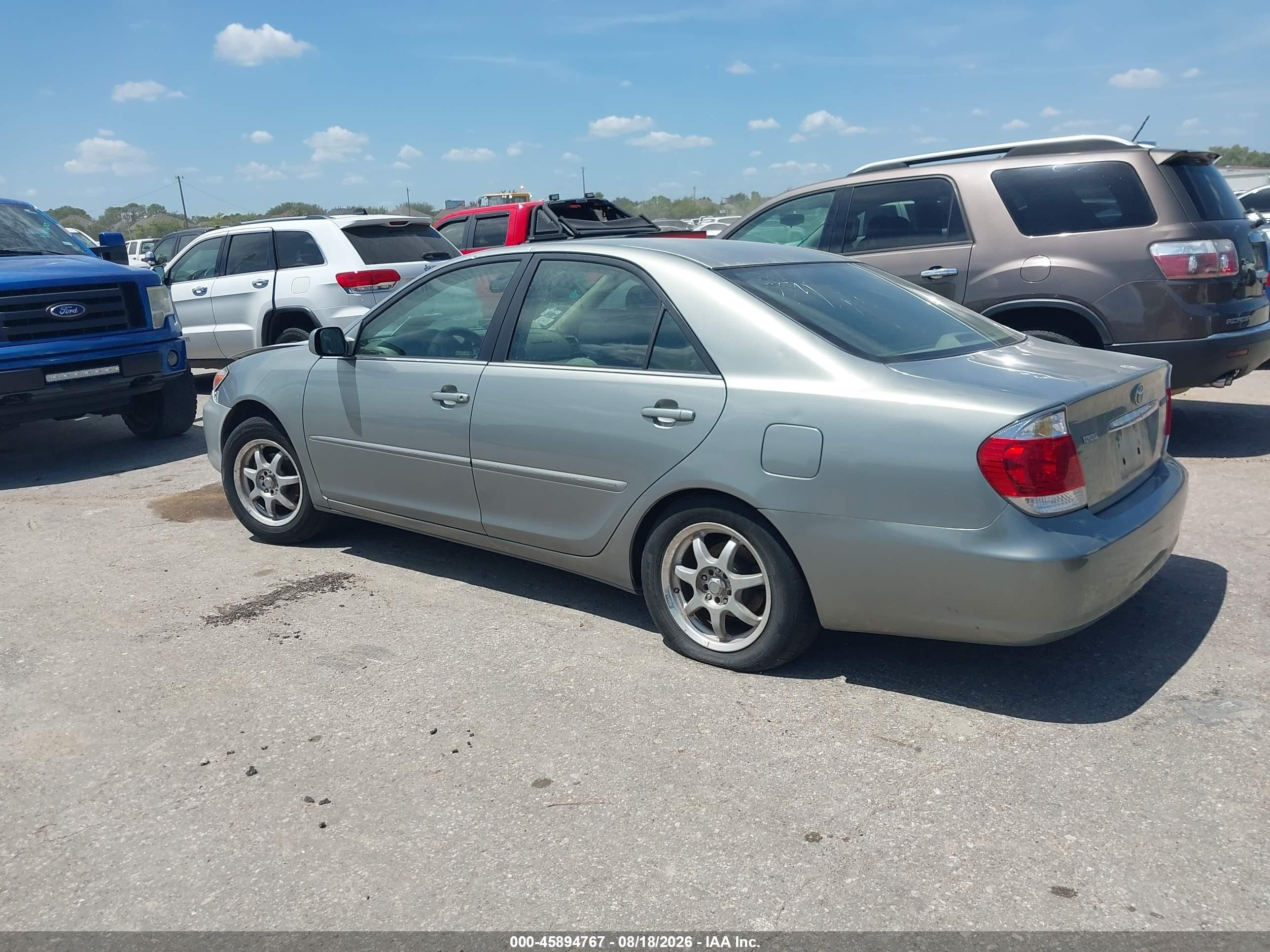 2005 Toyota Camry Xle Серый vin: 4T1BE30KX5U624865