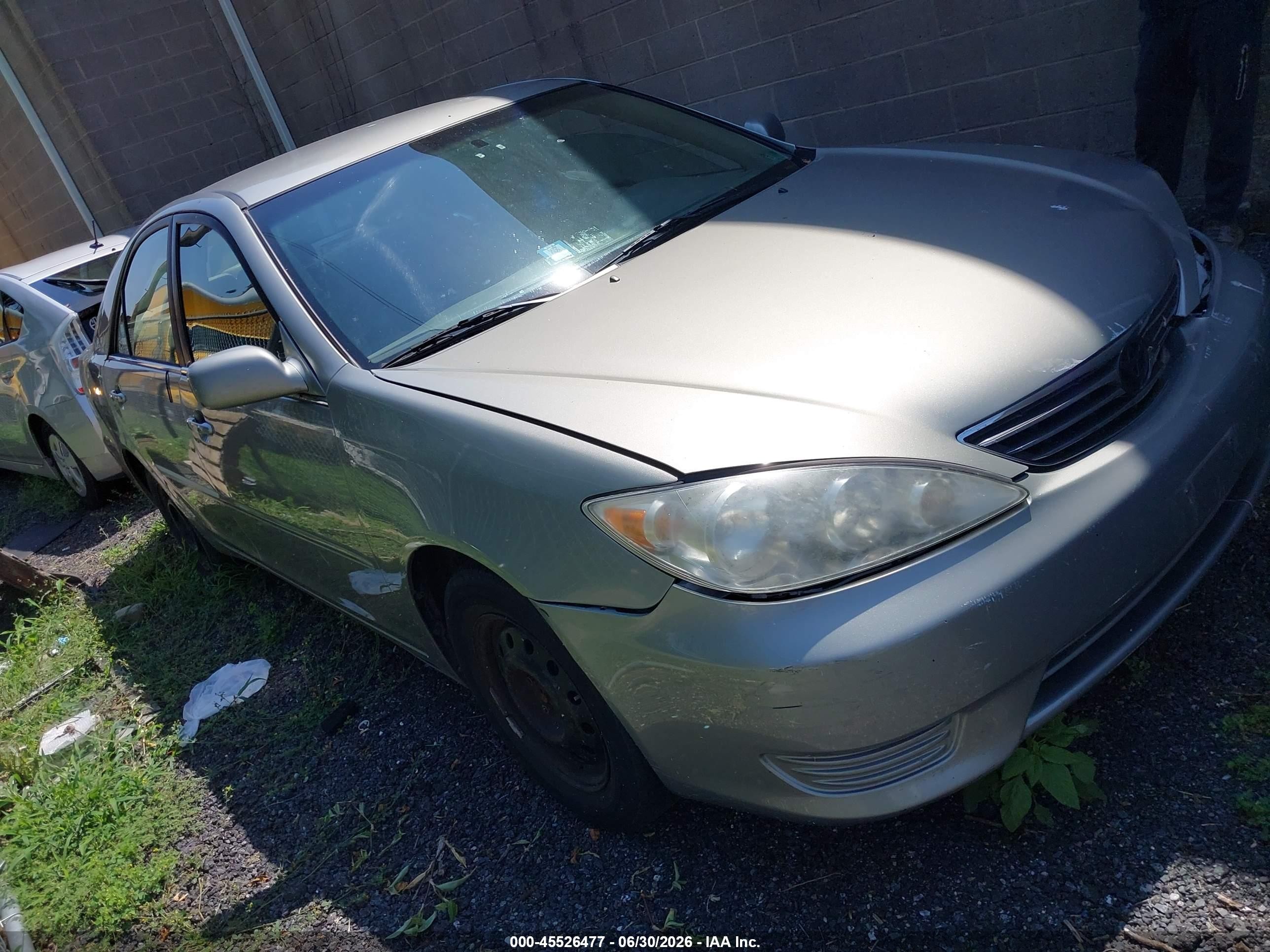 2005 Toyota Camry Le Silver vin: 4T1BE30KX5U955364