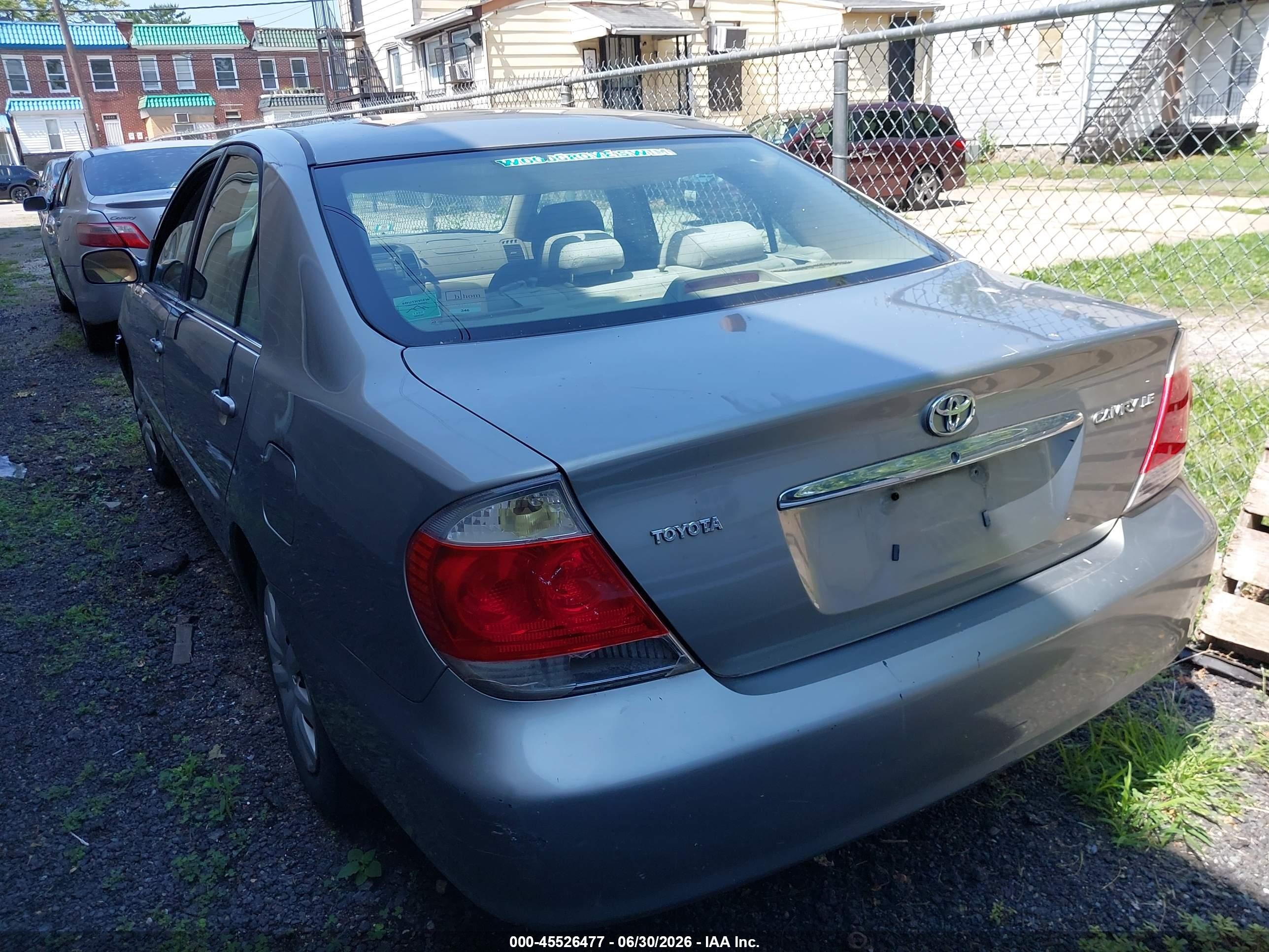2005 Toyota Camry Le Silver vin: 4T1BE30KX5U955364