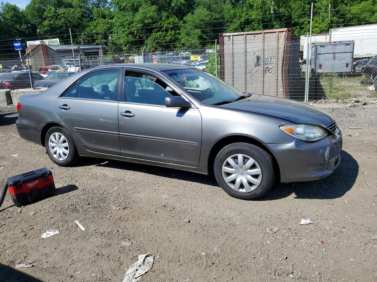 2005 Toyota Camry Le Gray vin: 4T1BE30KX5U964145