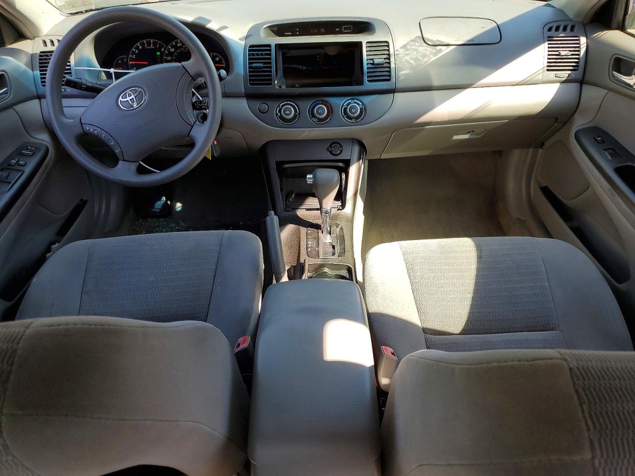 2005 Toyota Camry Le Gray vin: 4T1BE30KX5U964145