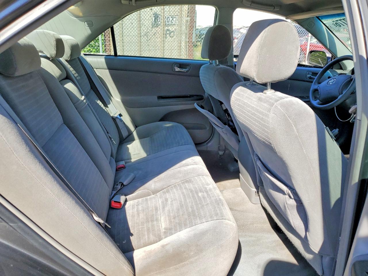 2005 Toyota Camry Le Gray vin: 4T1BE30KX5U964145