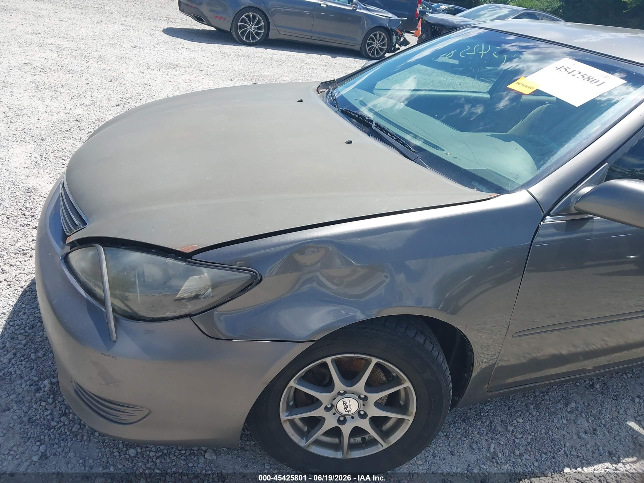 2005 Toyota Camry Le Gray vin: 4T1BE30KX5U983956