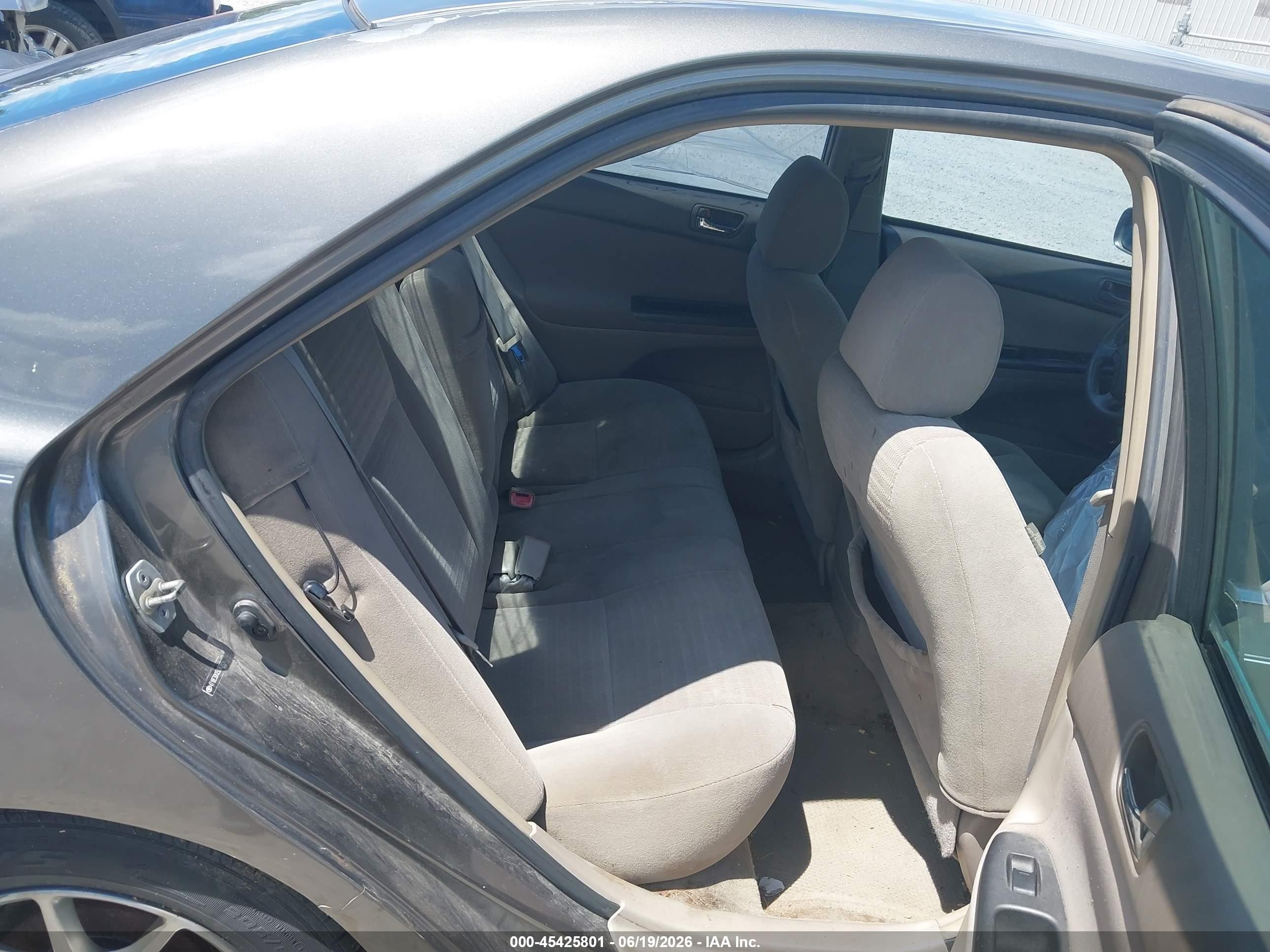 2005 Toyota Camry Le Gray vin: 4T1BE30KX5U983956