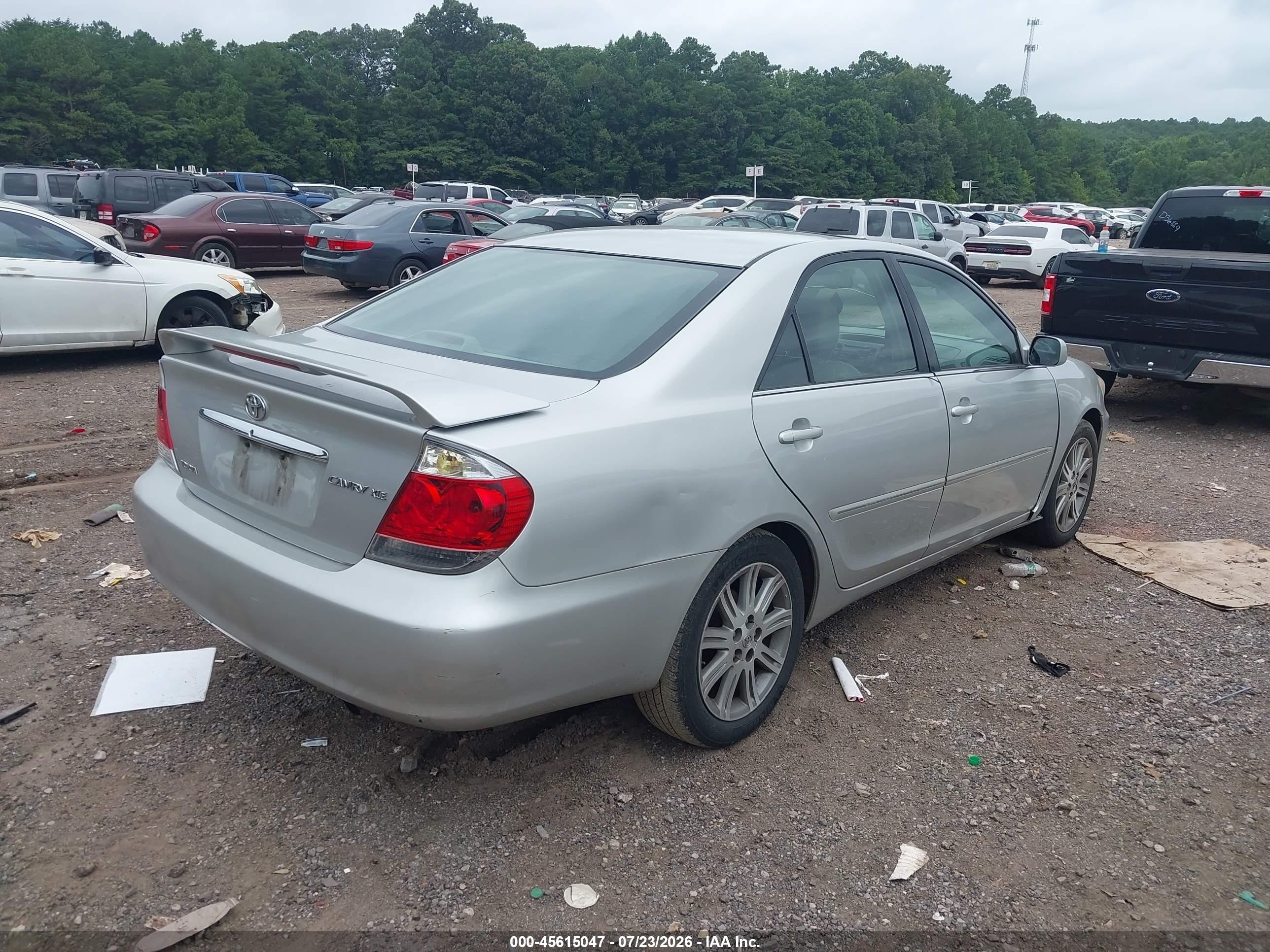 2006 Toyota Camry Xle Silver vin: 4T1BE30KX6U645412