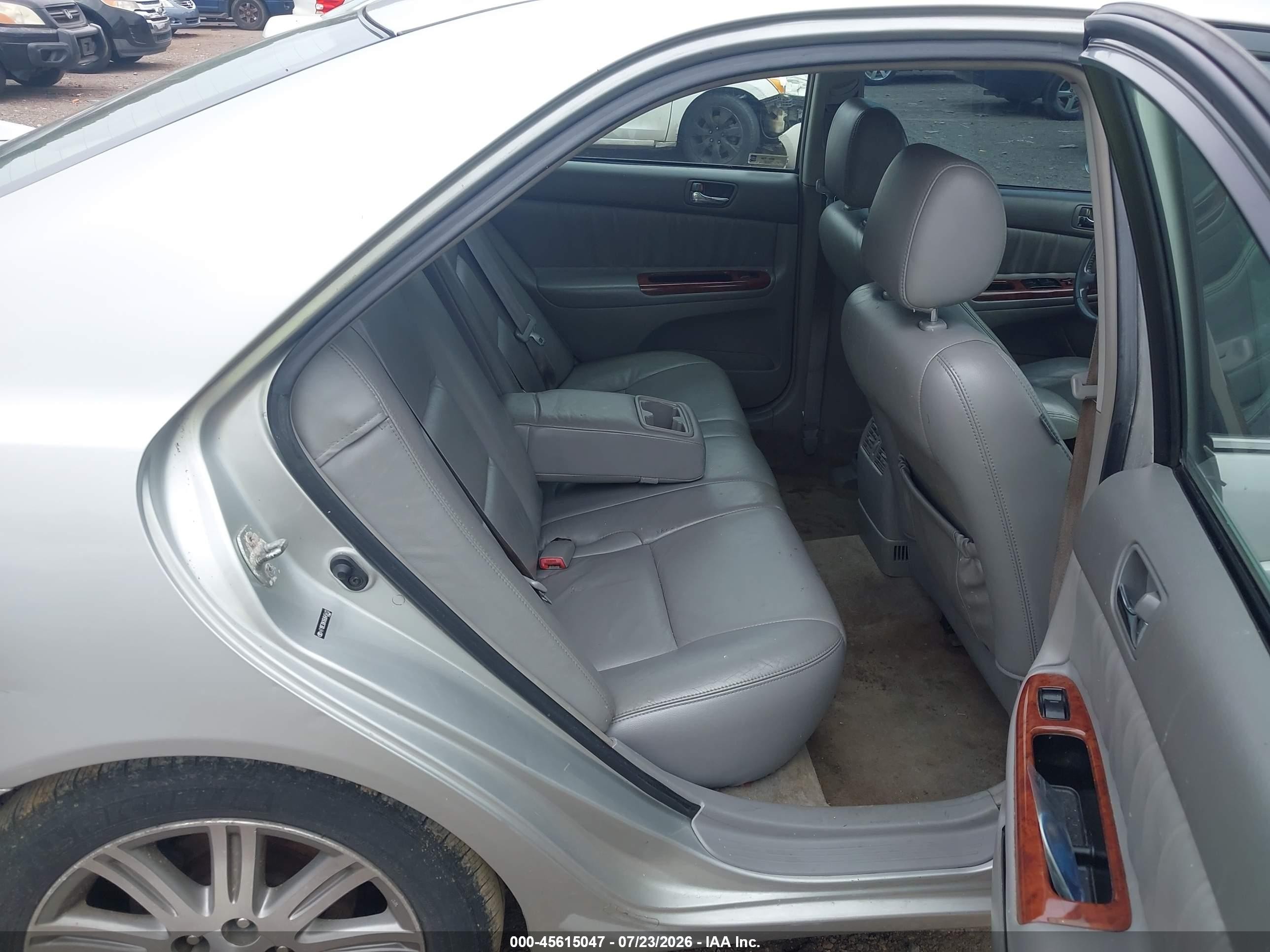 2006 Toyota Camry Xle Silver vin: 4T1BE30KX6U645412