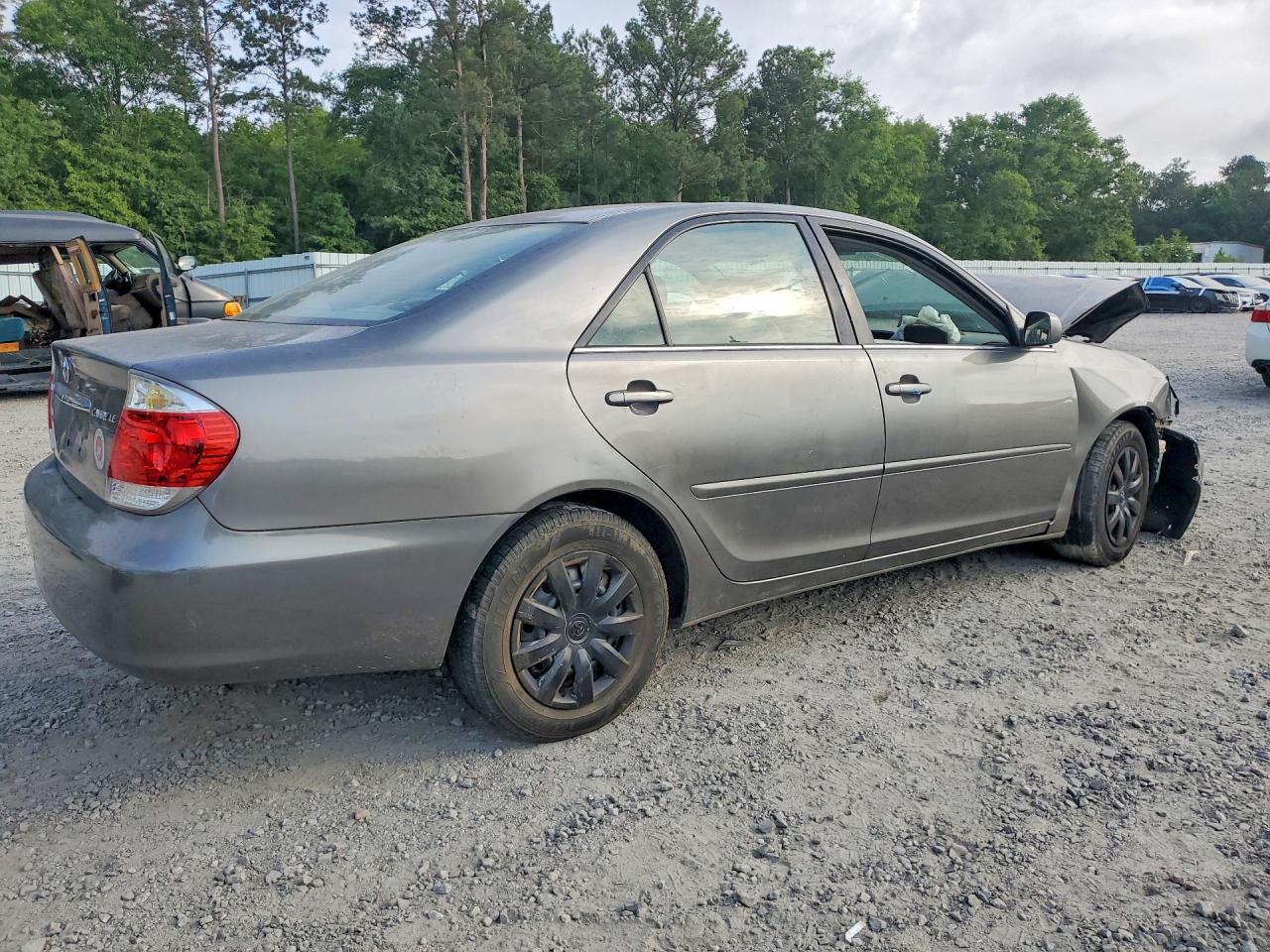 2006 Toyota Camry Le Charcoal vin: 4T1BE30KX6U711098