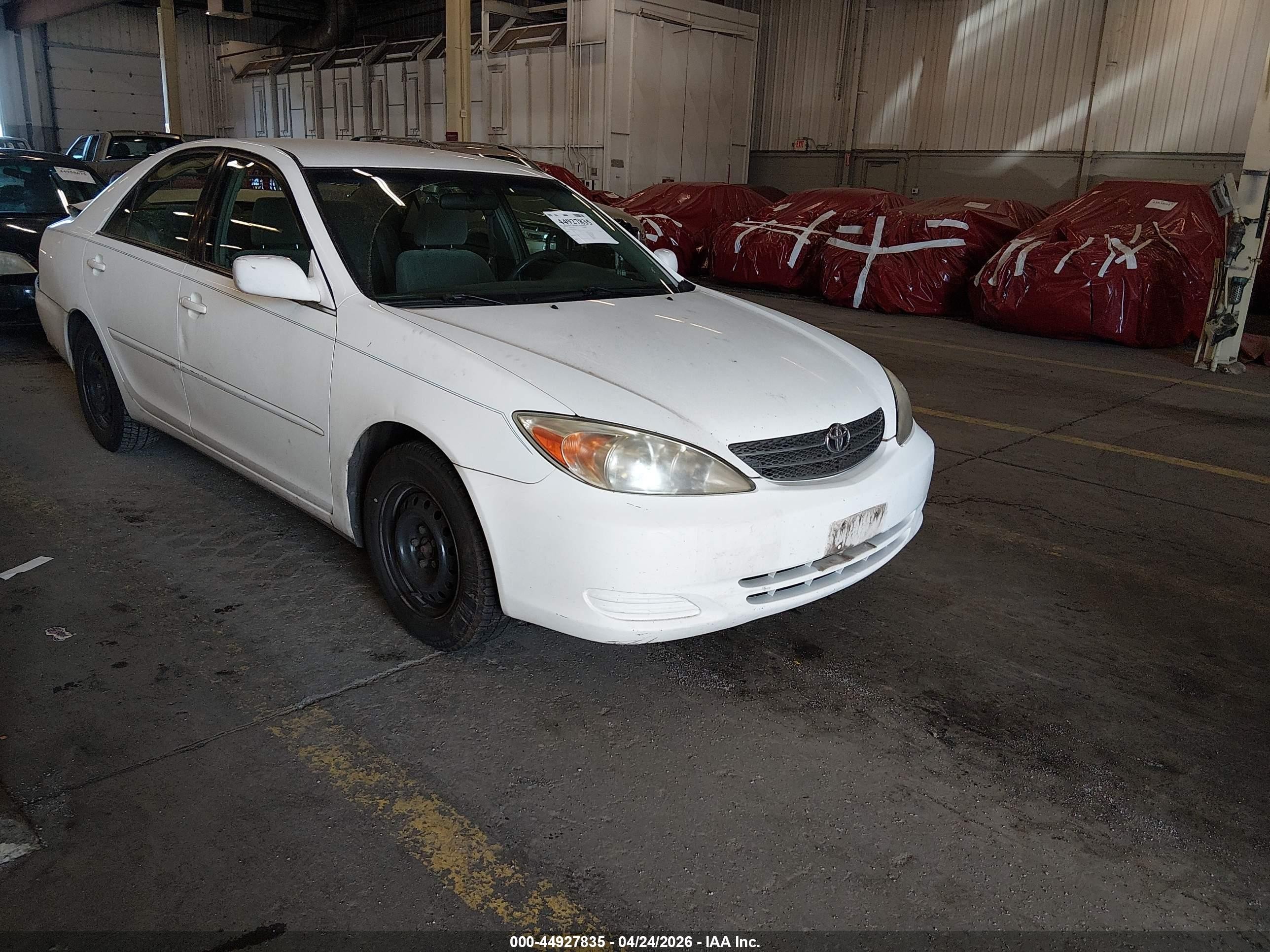 2002 Toyota Camry Le White vin: 4T1BE32K02U015678