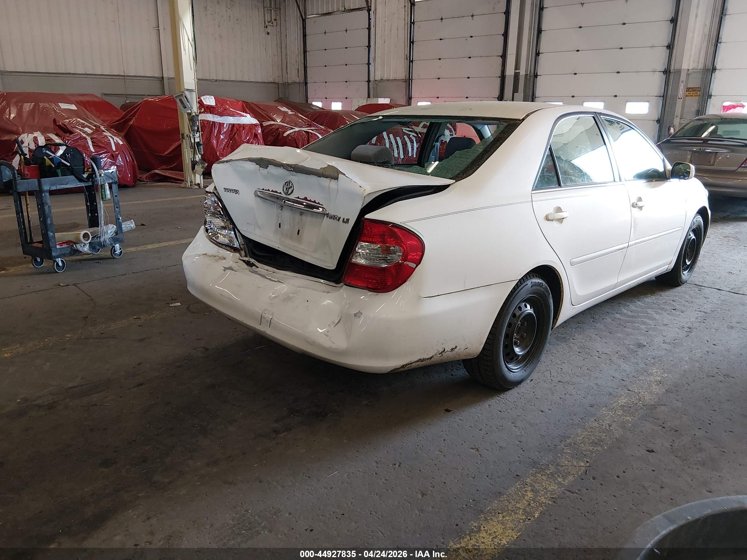 2002 Toyota Camry Le White vin: 4T1BE32K02U015678