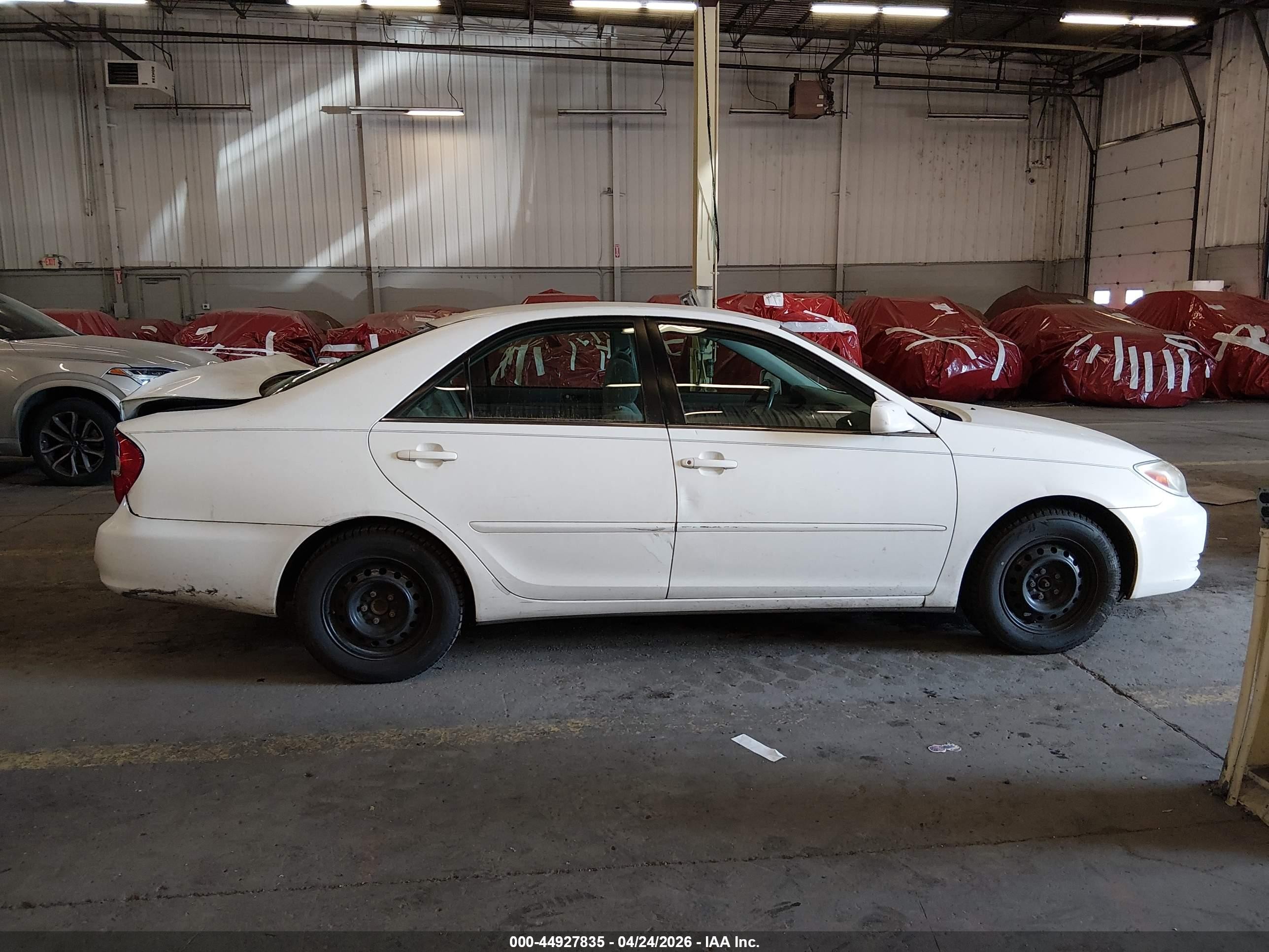 2002 Toyota Camry Le White vin: 4T1BE32K02U015678