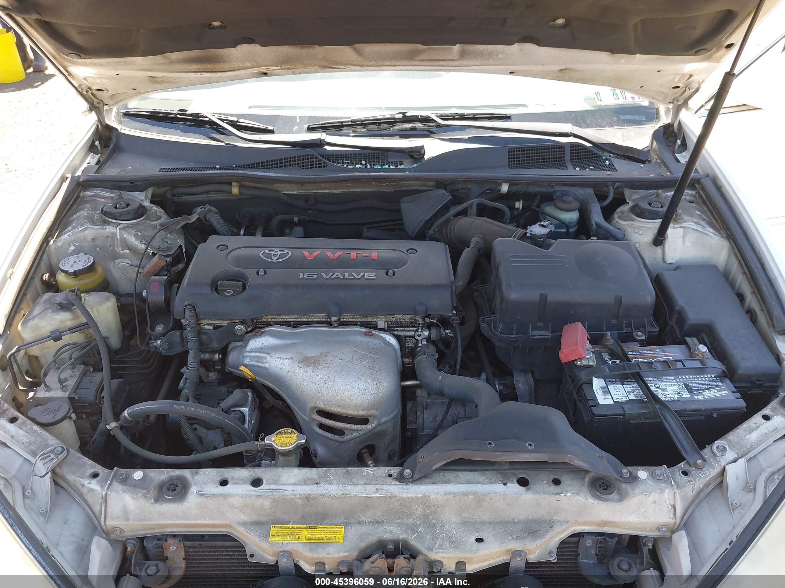2002 Toyota Camry Le White vin: 4T1BE32K02U027782