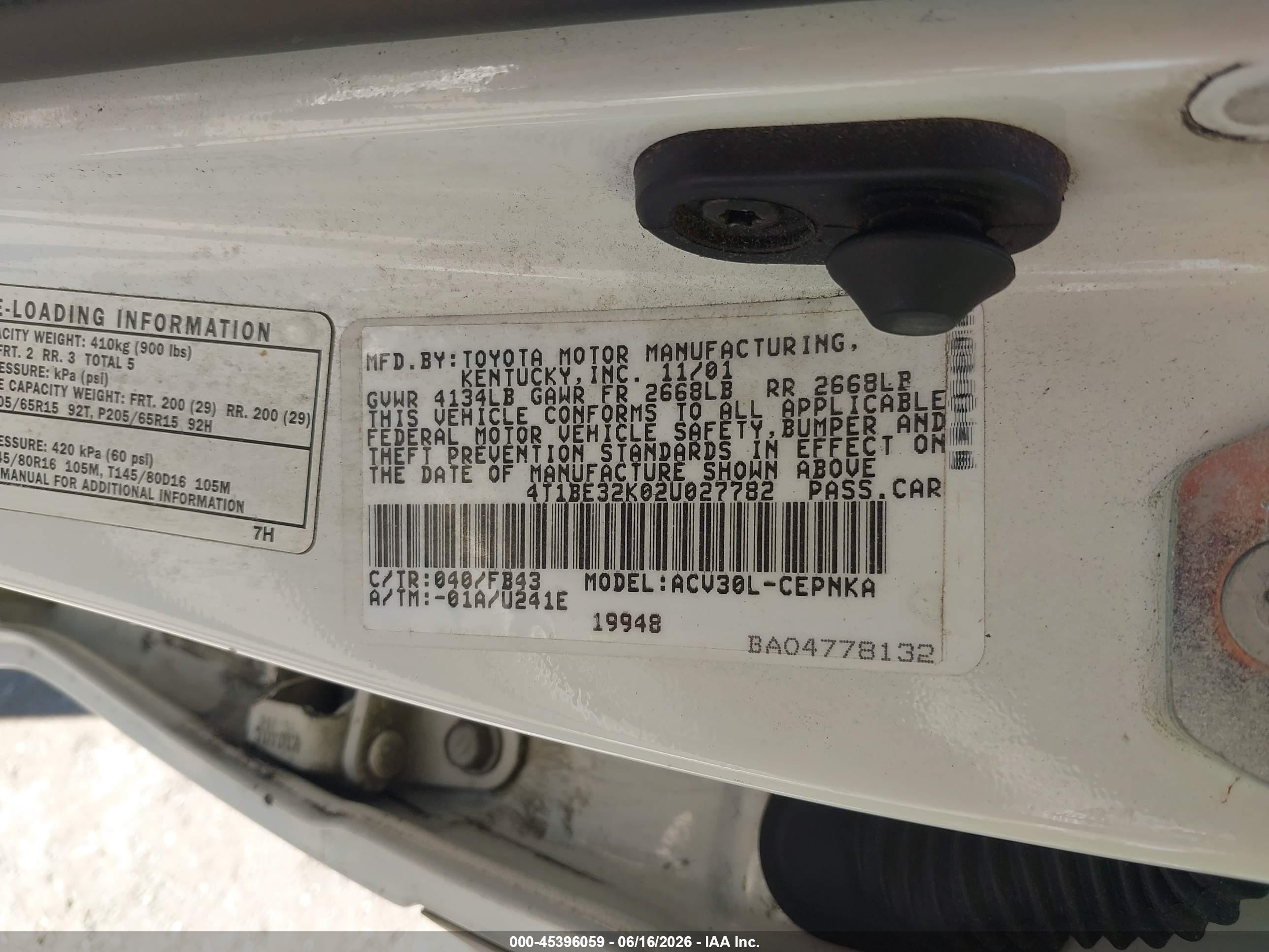 2002 Toyota Camry Le White vin: 4T1BE32K02U027782