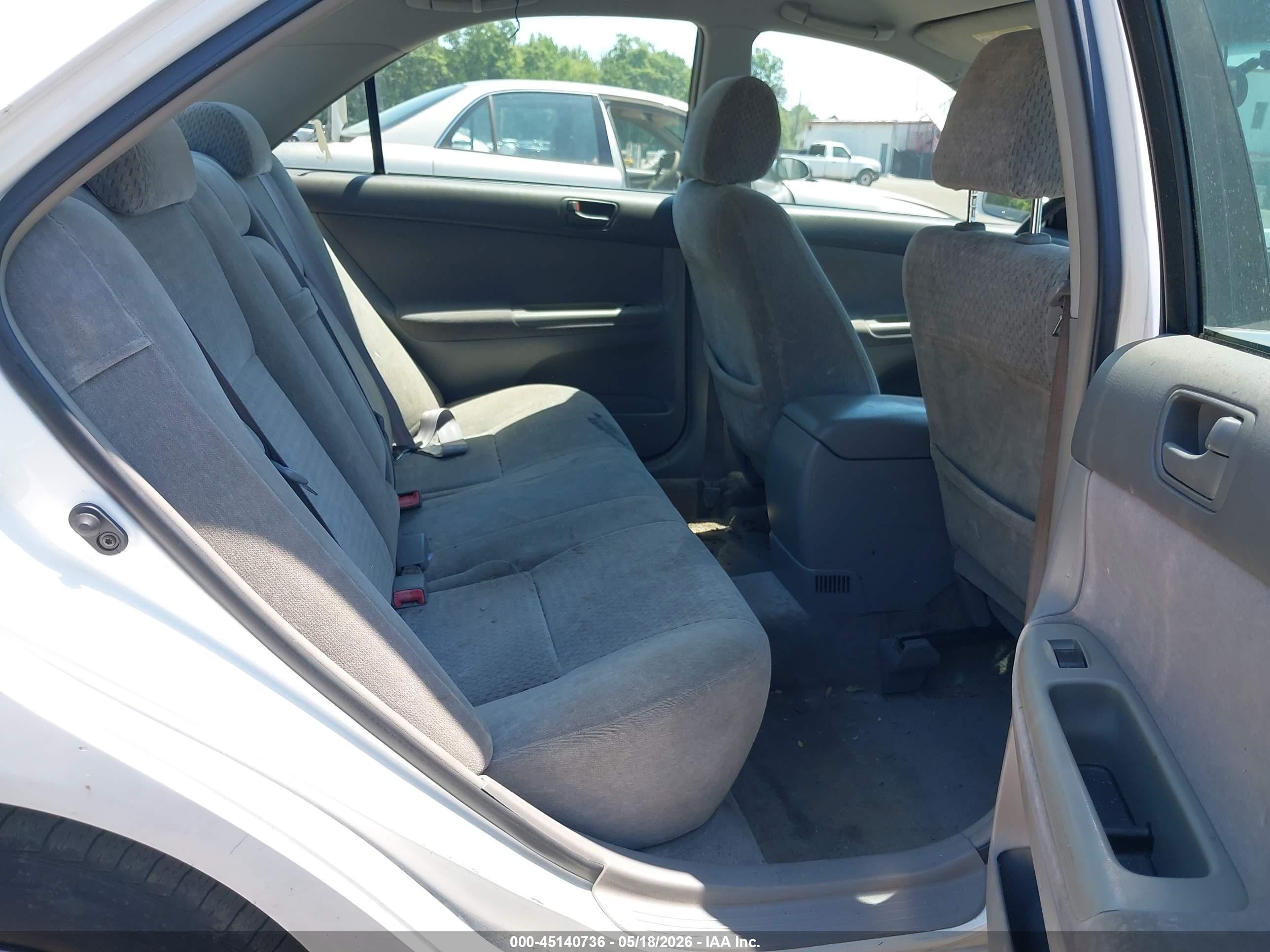 2002 Toyota Camry Le White vin: 4T1BE32K02U031542
