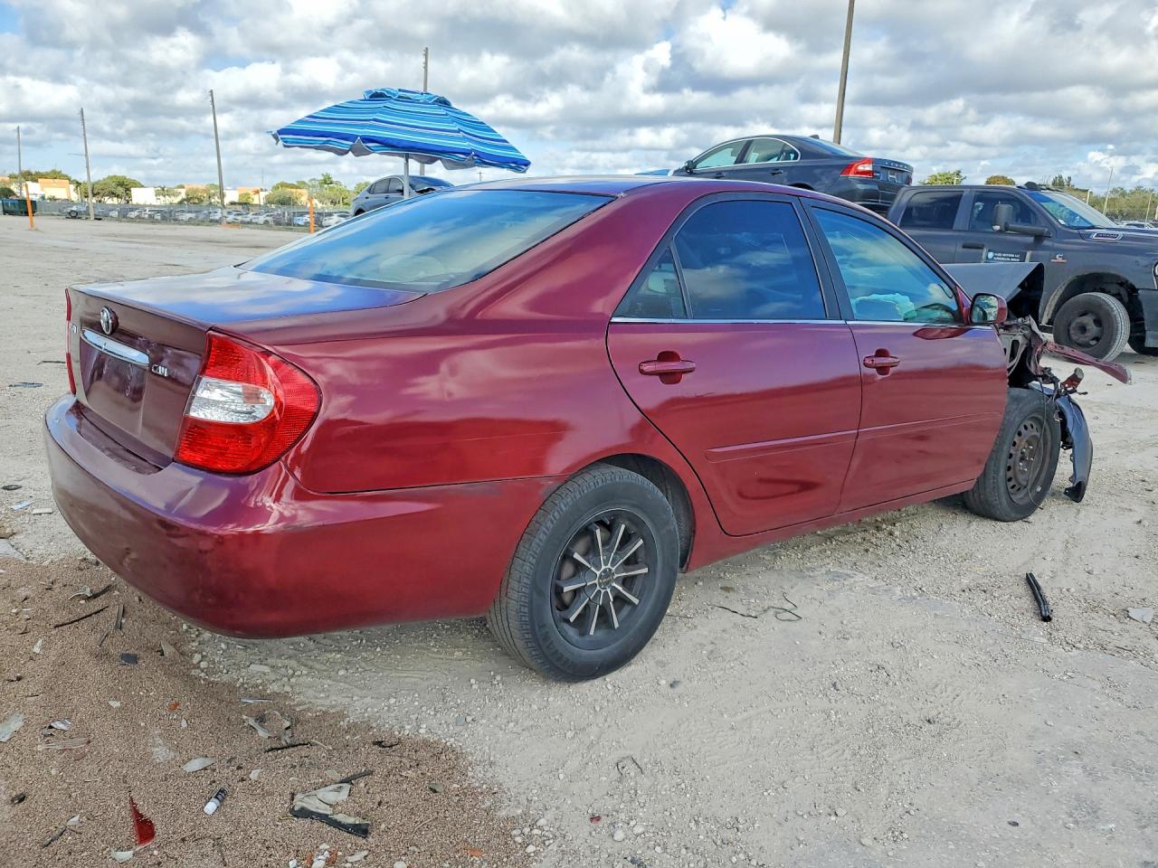 2002 Toyota Camry Le Burgundy vin: 4T1BE32K02U040368