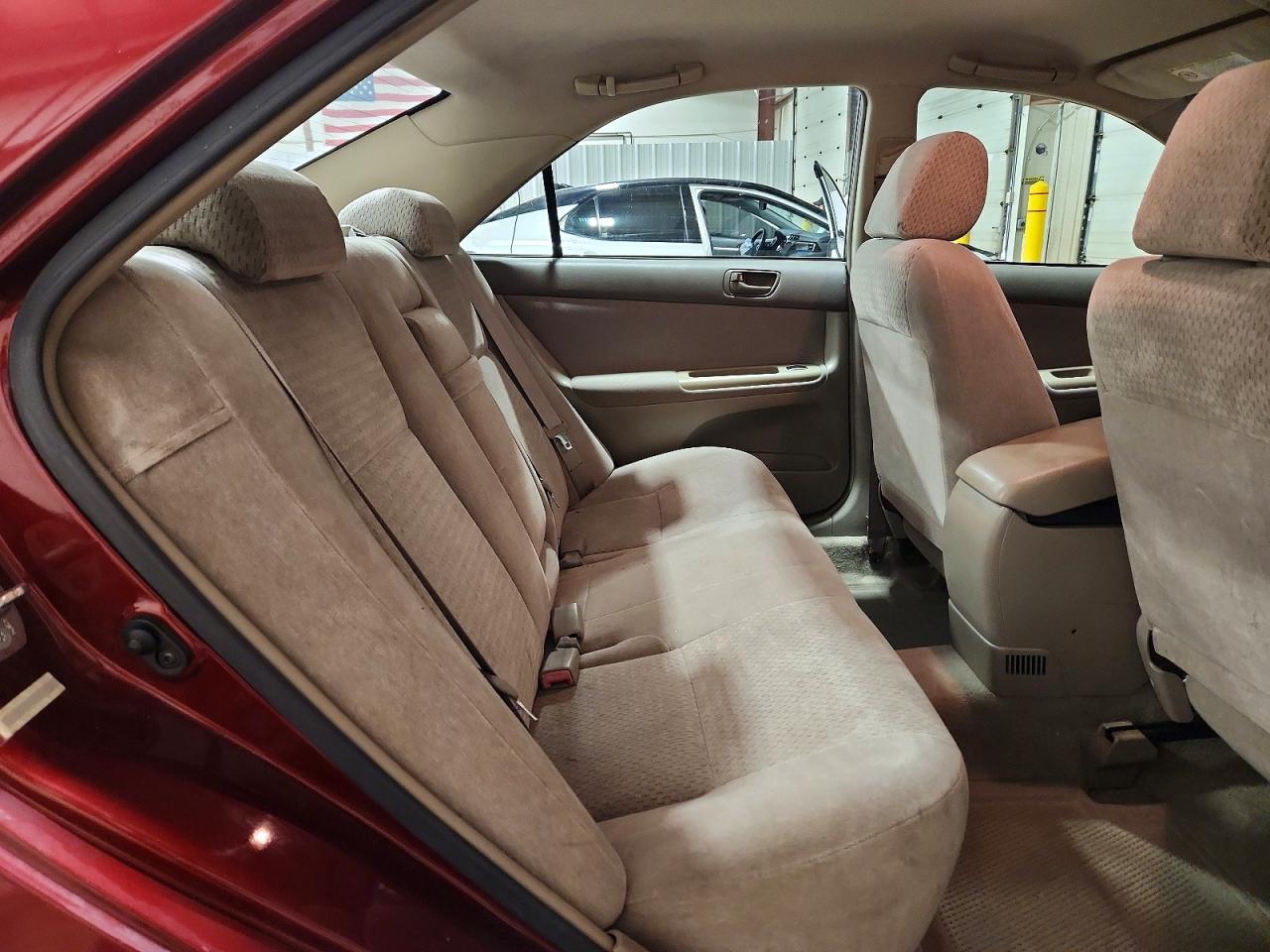 2002 Toyota Camry Le Красный vin: 4T1BE32K02U052567