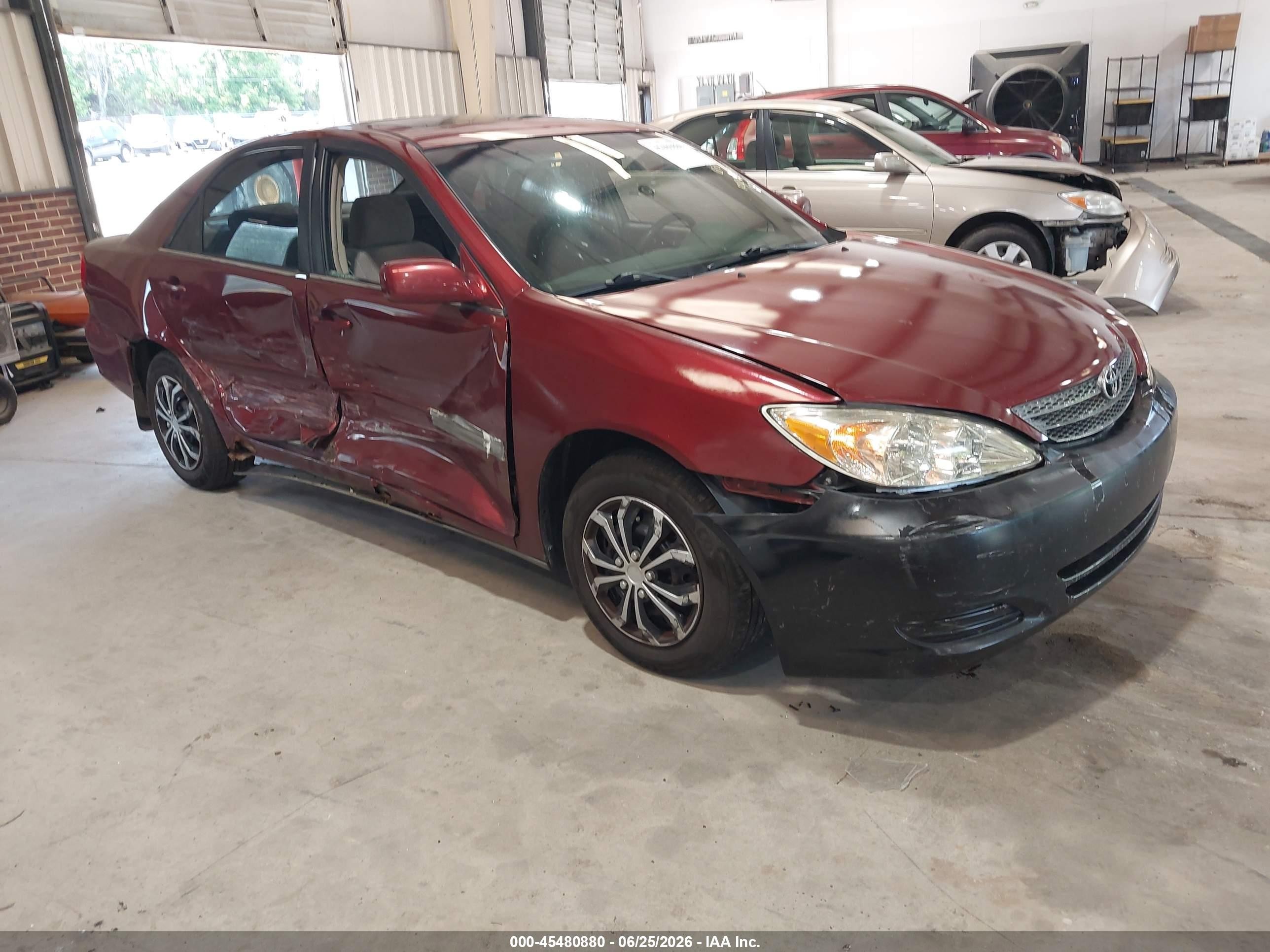 2002 Toyota Camry Le Maroon vin: 4T1BE32K02U067893