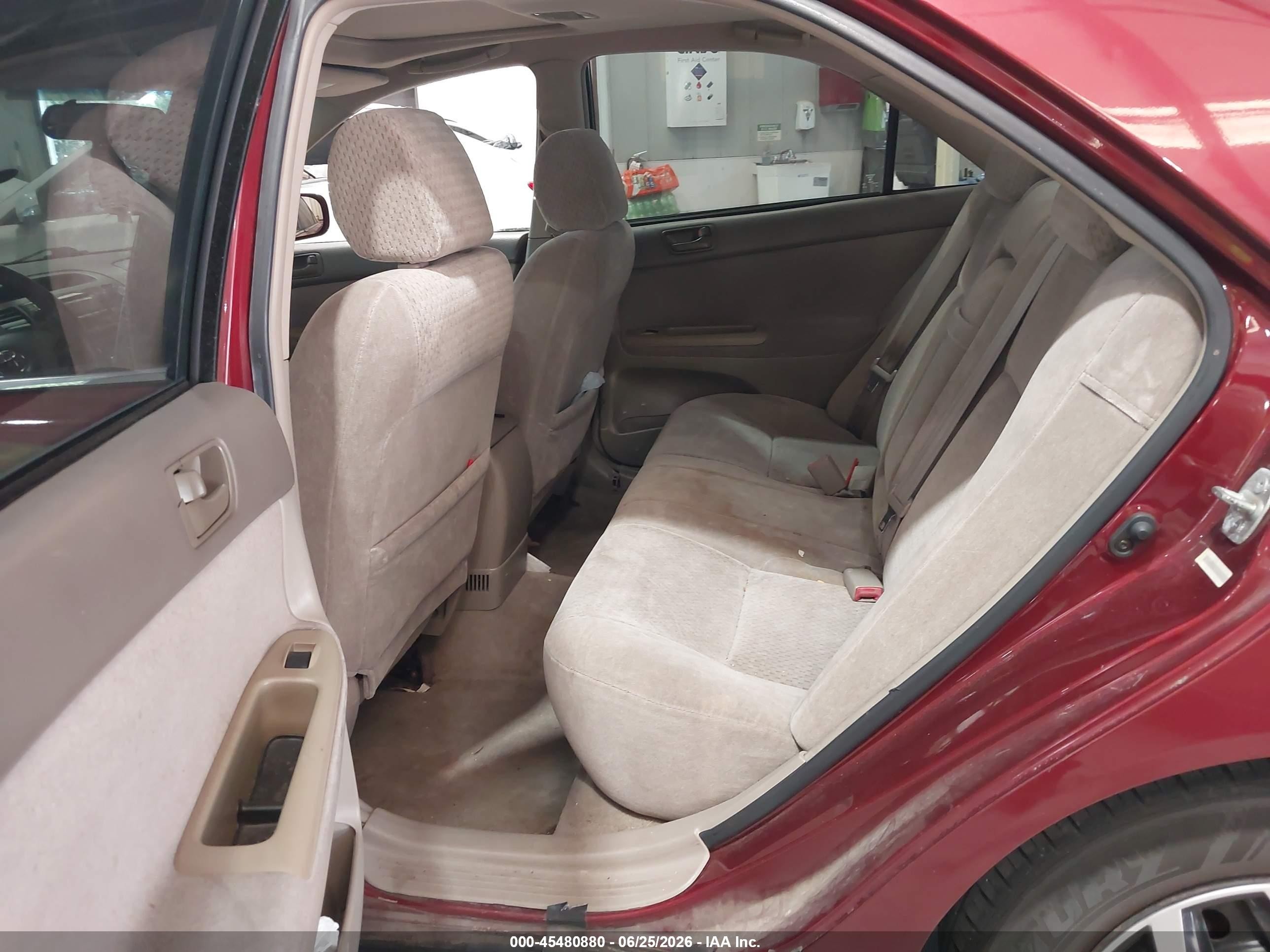 2002 Toyota Camry Le Maroon vin: 4T1BE32K02U067893