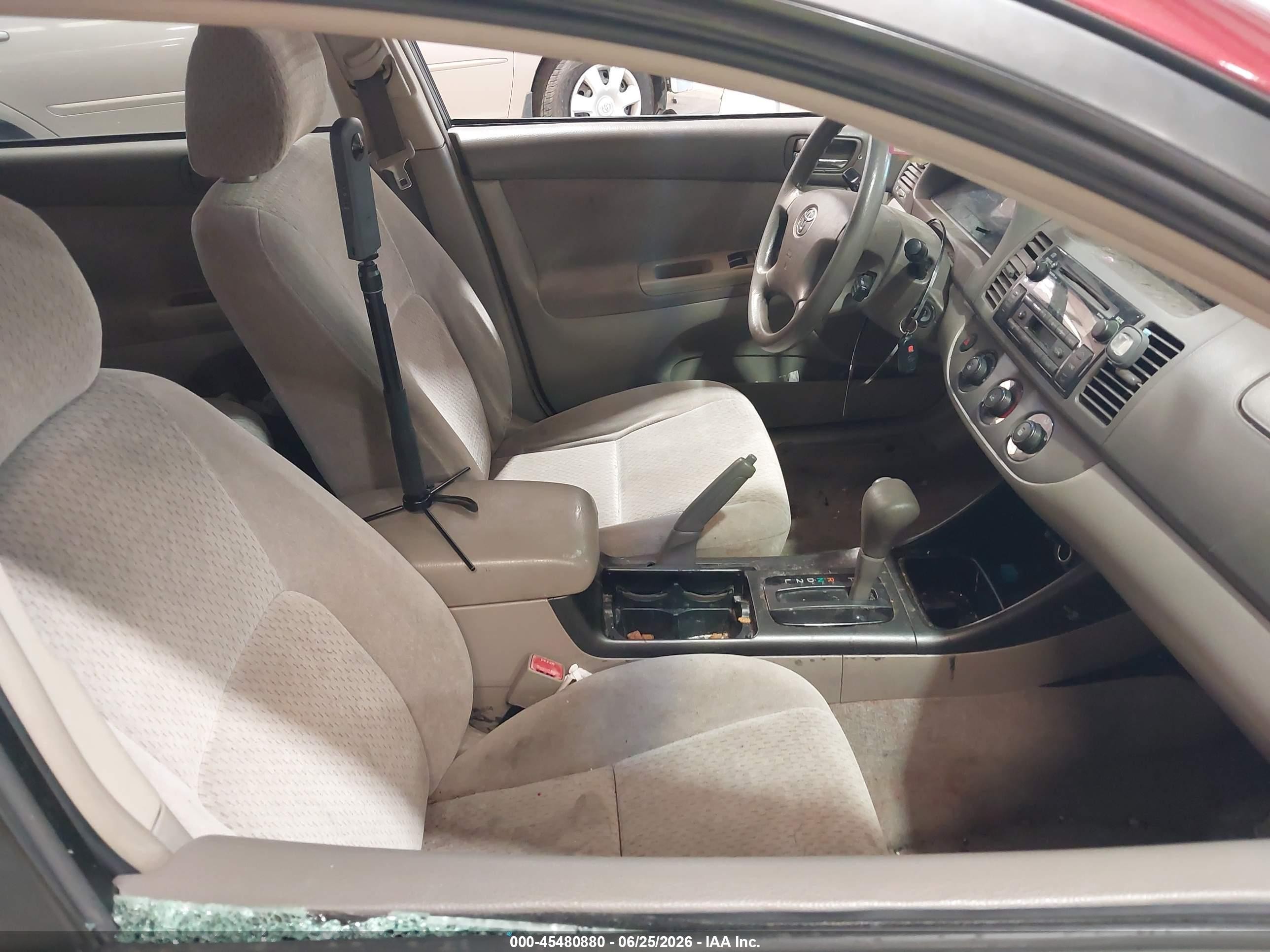 2002 Toyota Camry Le Maroon vin: 4T1BE32K02U067893