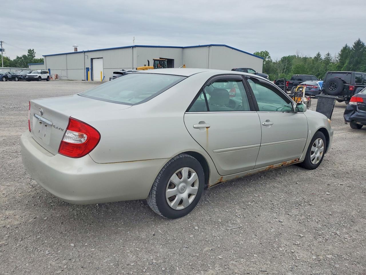 2002 Toyota Camry Le Gray vin: 4T1BE32K02U089828