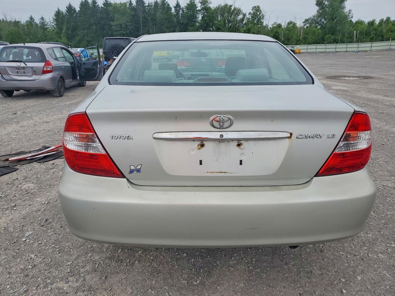 2002 Toyota Camry Le Gray vin: 4T1BE32K02U089828