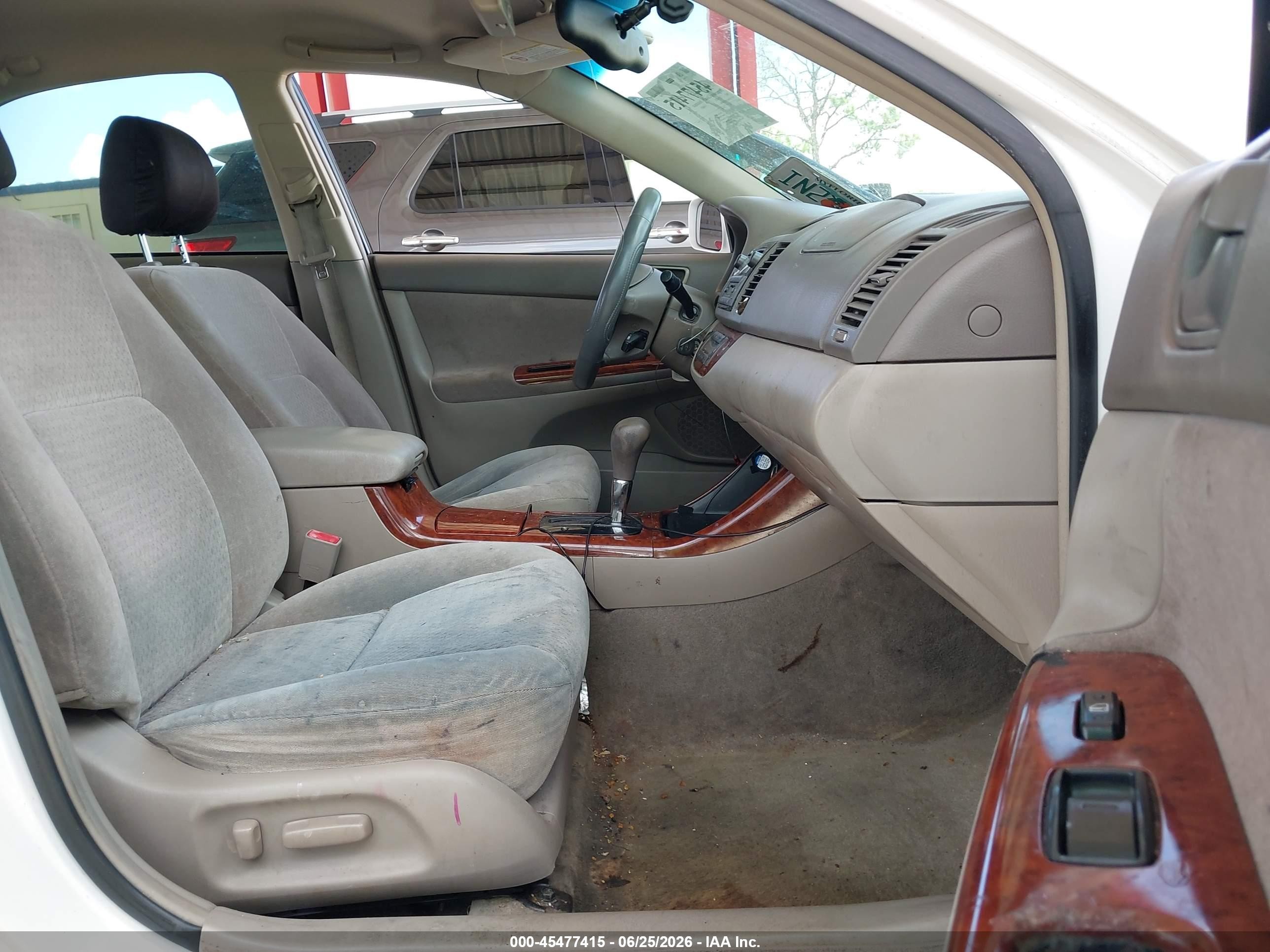 2002 Toyota Camry Xle White vin: 4T1BE32K02U101900