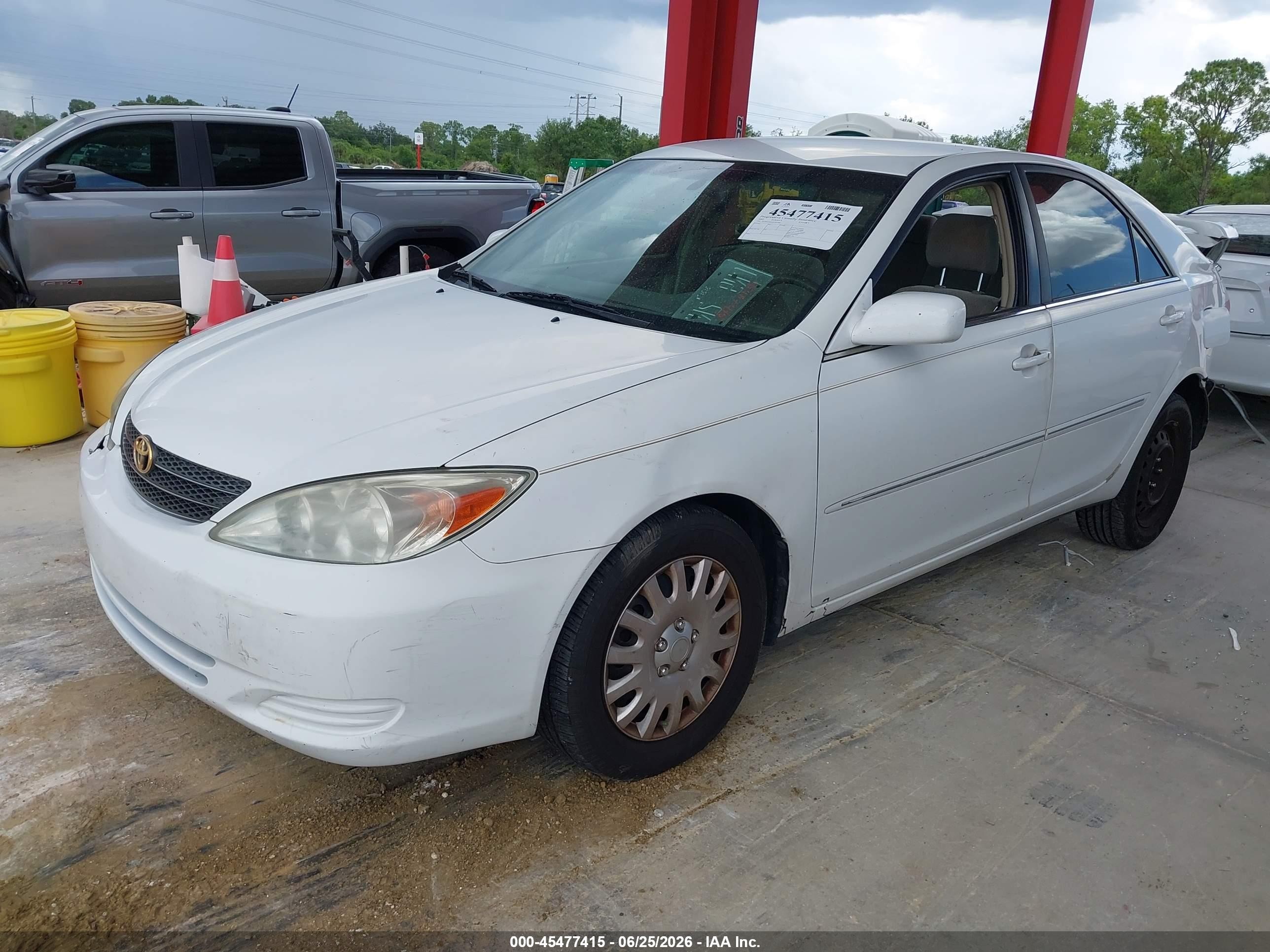2002 Toyota Camry Xle White vin: 4T1BE32K02U101900