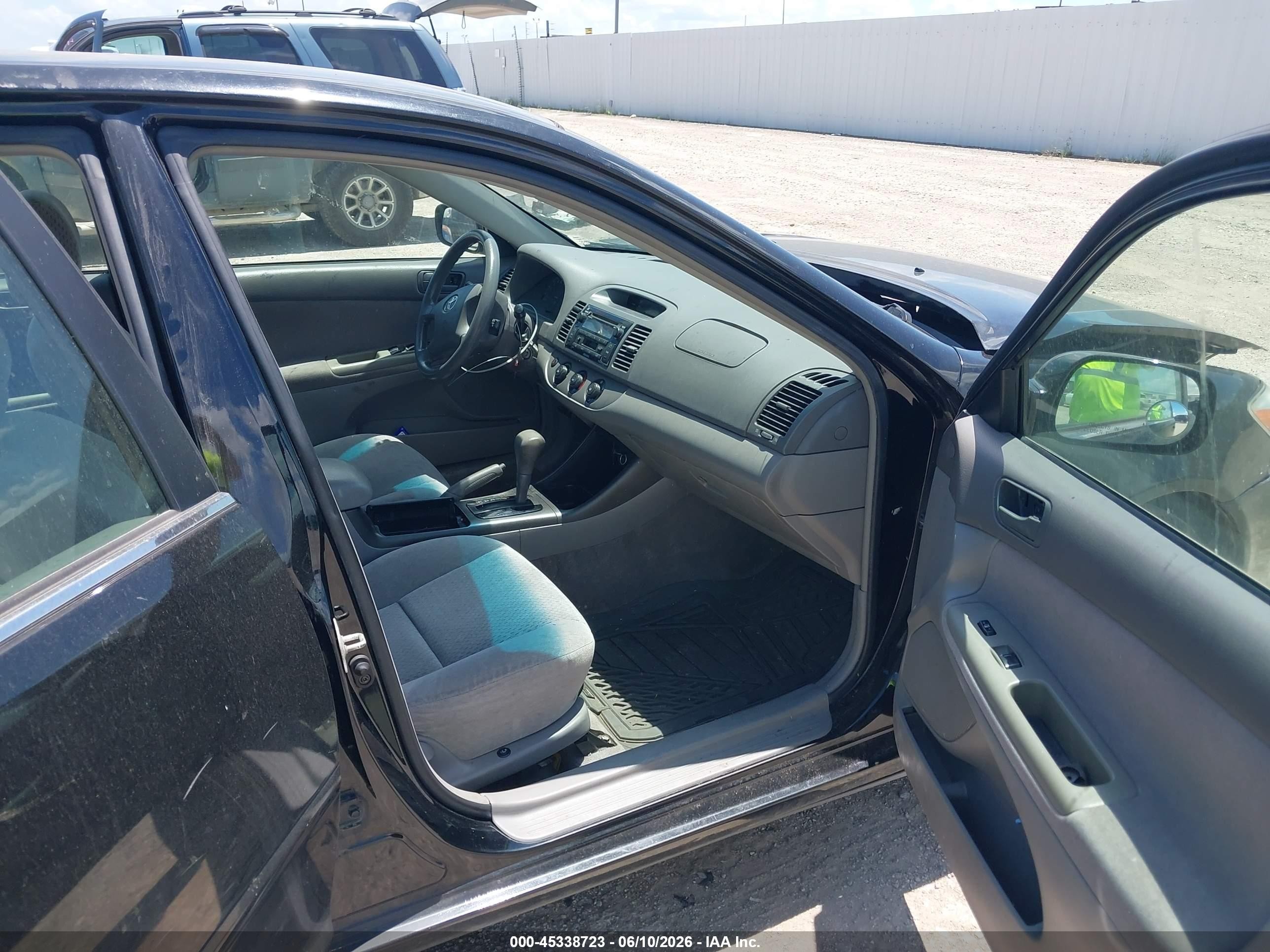 2002 Toyota Camry Le Black vin: 4T1BE32K02U107471