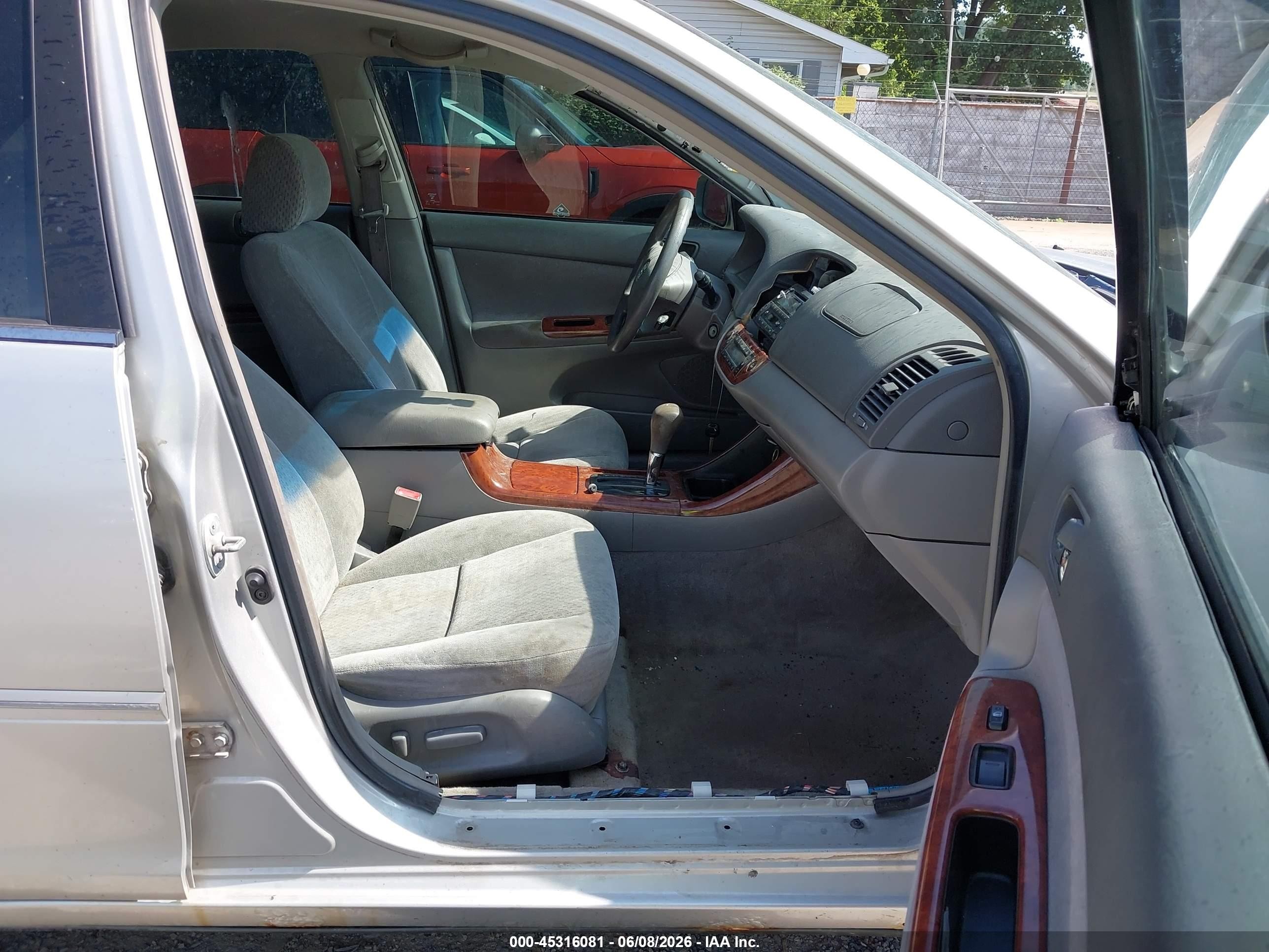2002 Toyota Camry Xle Серебряный vin: 4T1BE32K02U111696