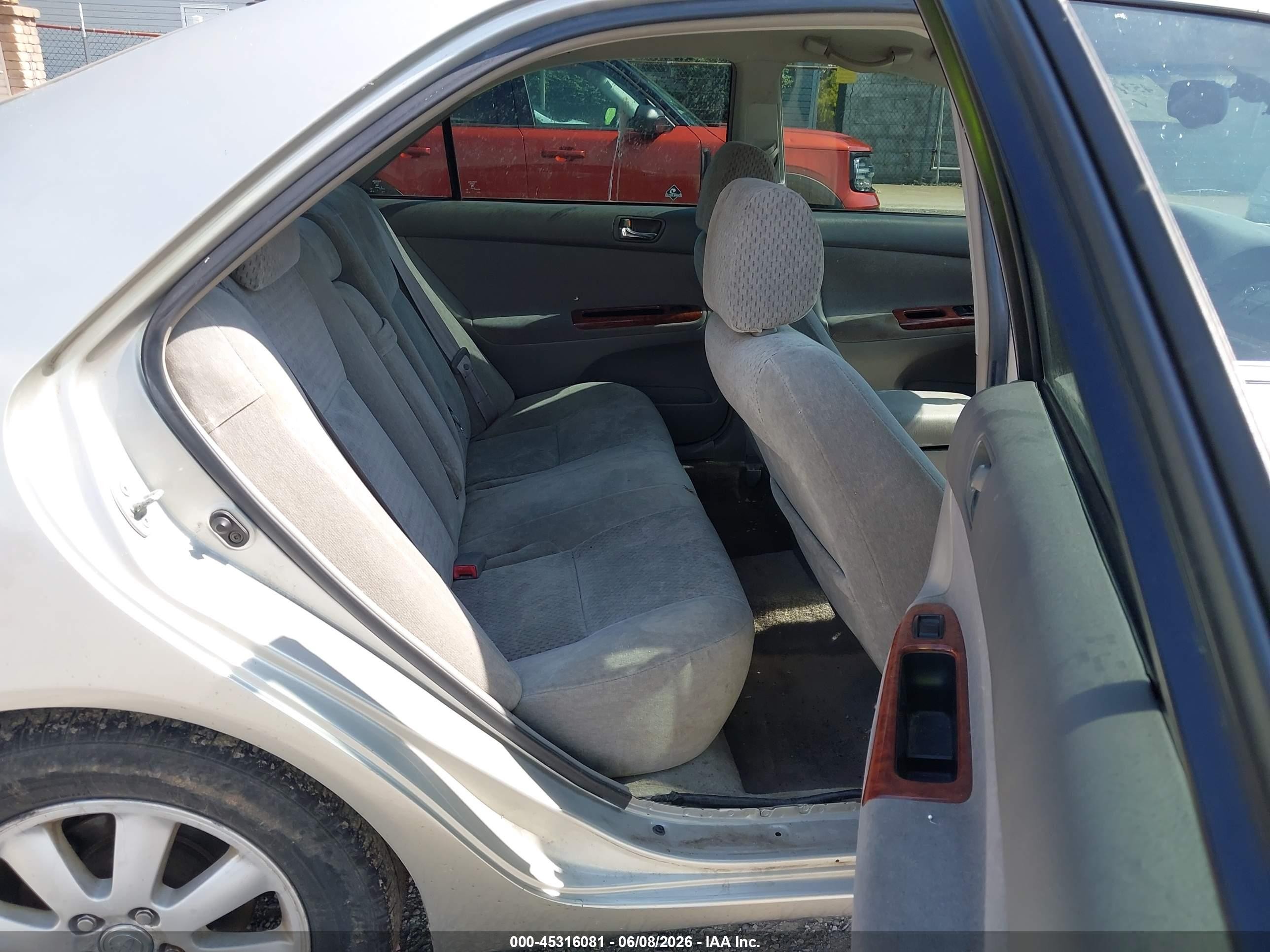 2002 Toyota Camry Xle Серебряный vin: 4T1BE32K02U111696