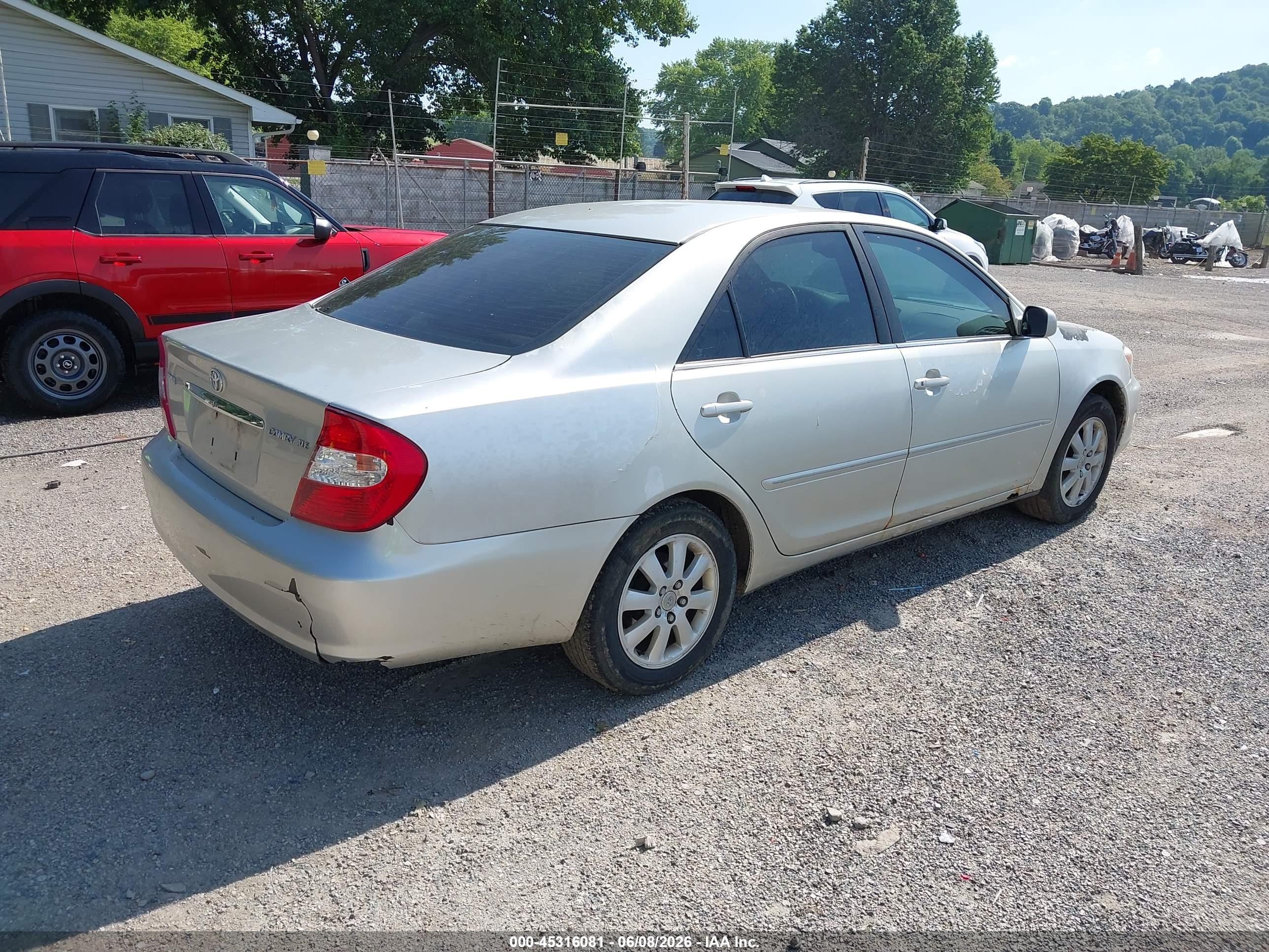2002 Toyota Camry Xle Серебряный vin: 4T1BE32K02U111696