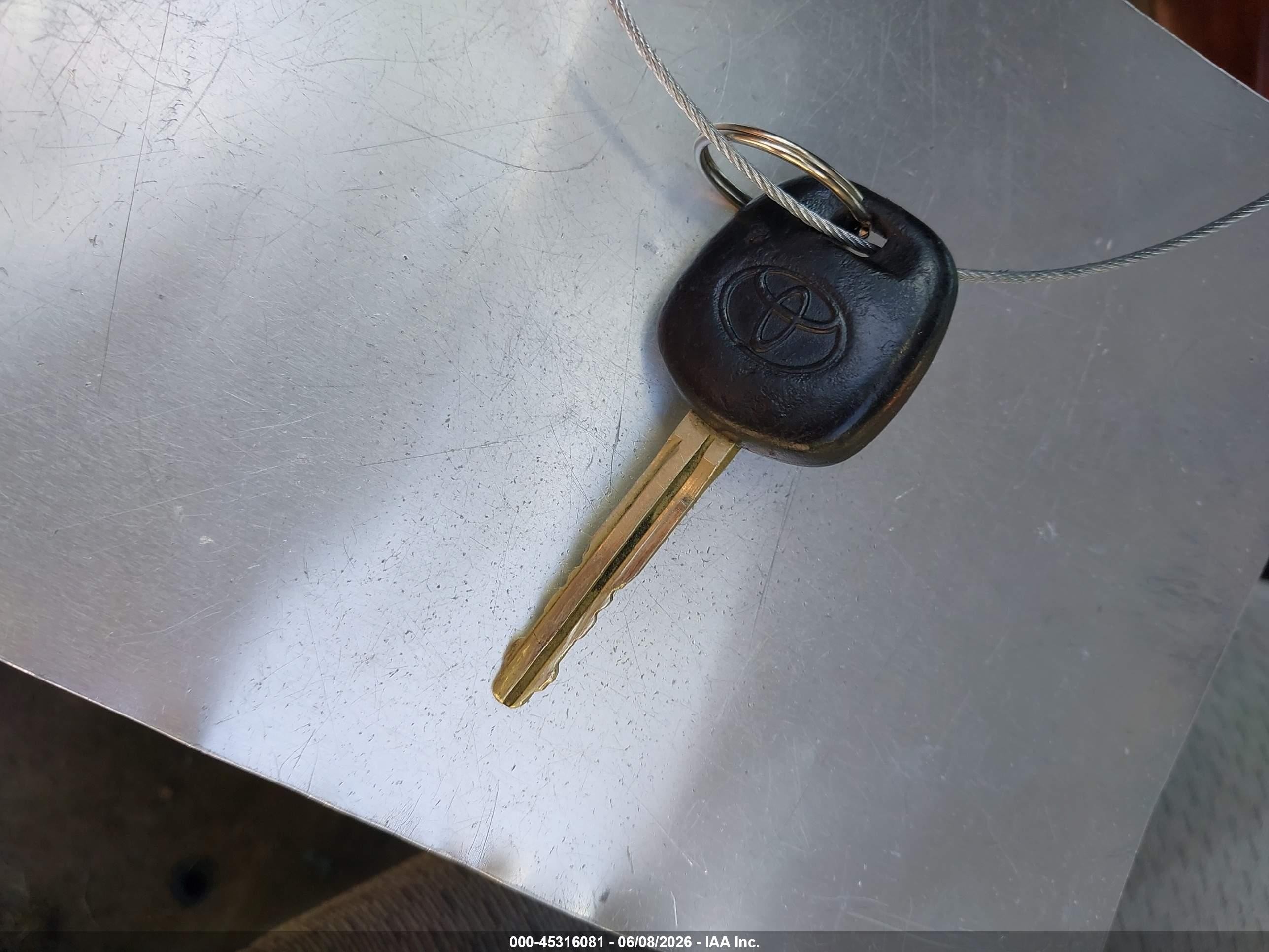 2002 Toyota Camry Xle Серебряный vin: 4T1BE32K02U111696