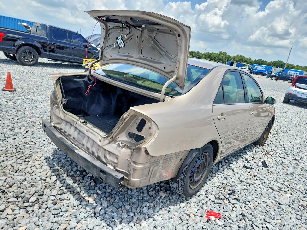 2002 Toyota Camry Le Желто-коричневый vin: 4T1BE32K02U114565