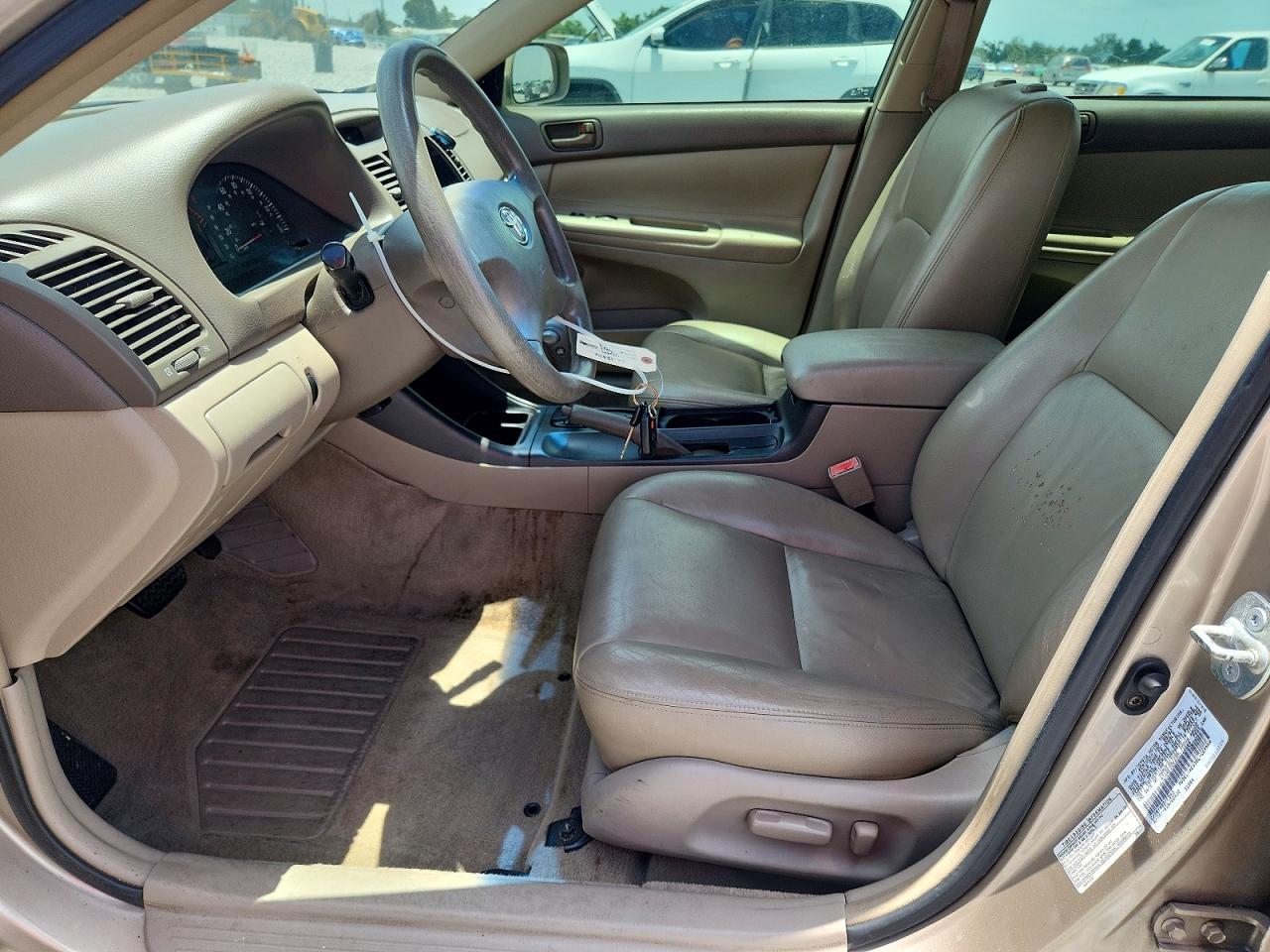 2002 Toyota Camry Le Желто-коричневый vin: 4T1BE32K02U114565