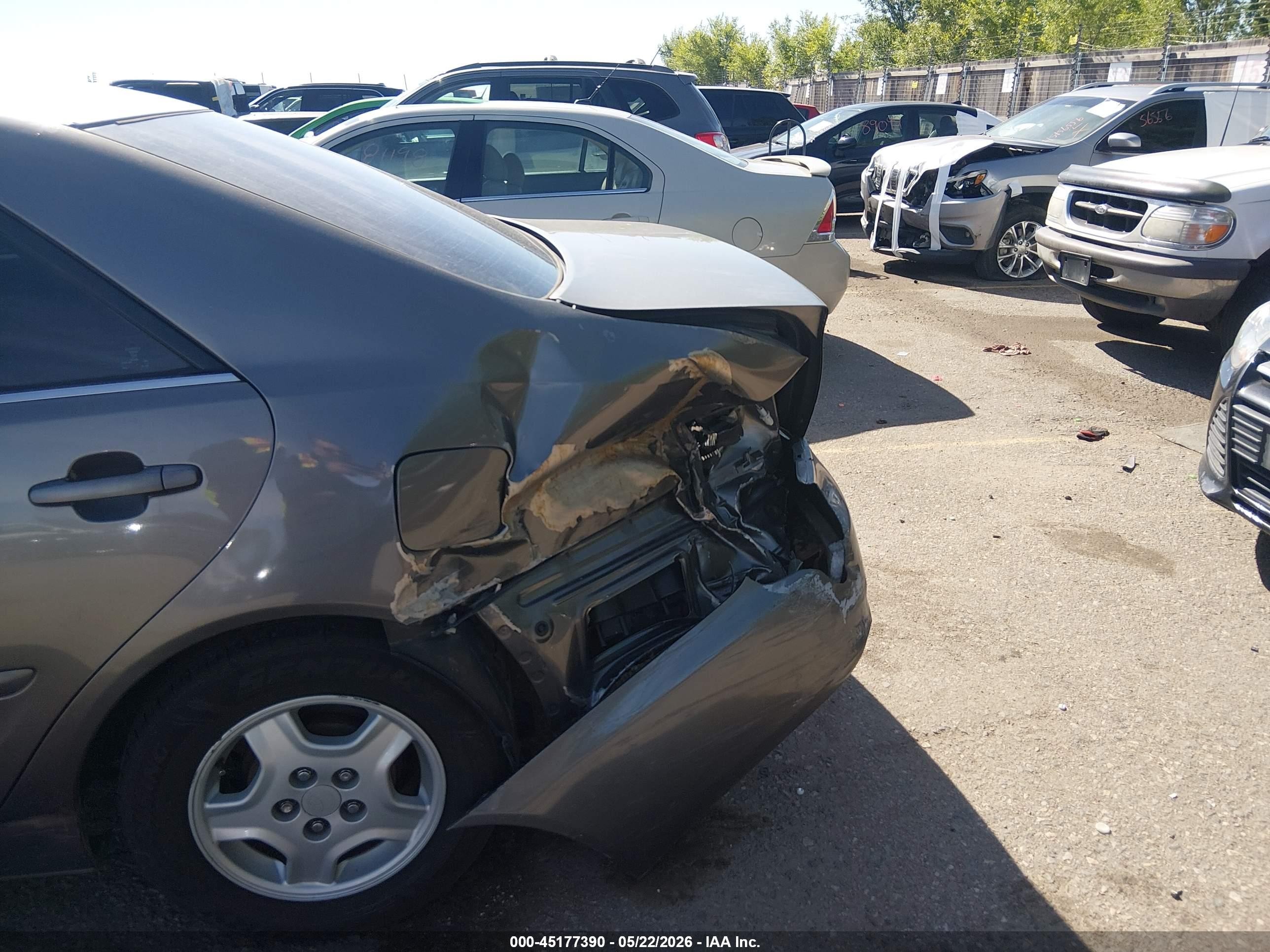 2002 Toyota Camry Le Gray vin: 4T1BE32K02U514383