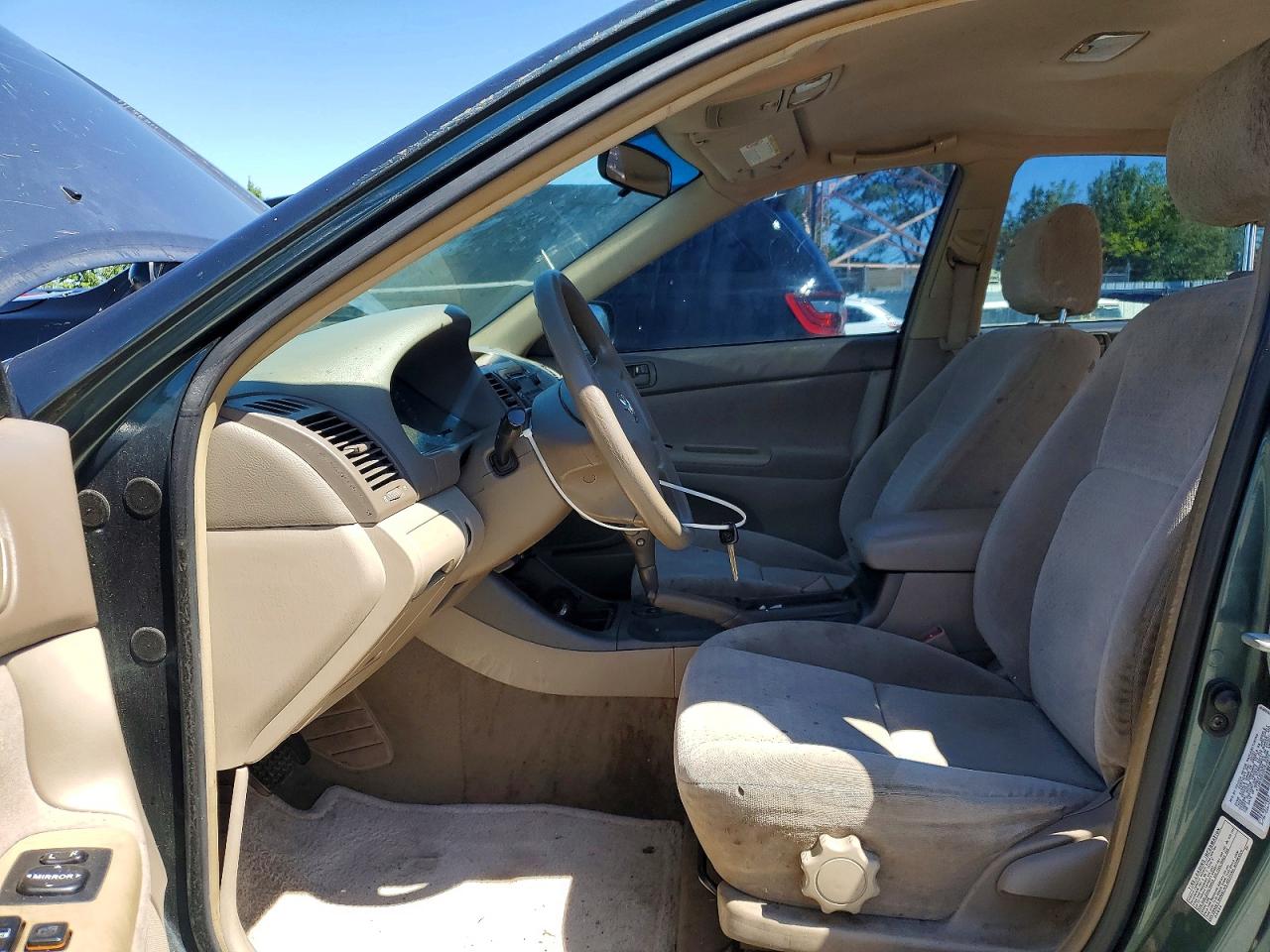 2002 Toyota Camry Le Green vin: 4T1BE32K02U515873