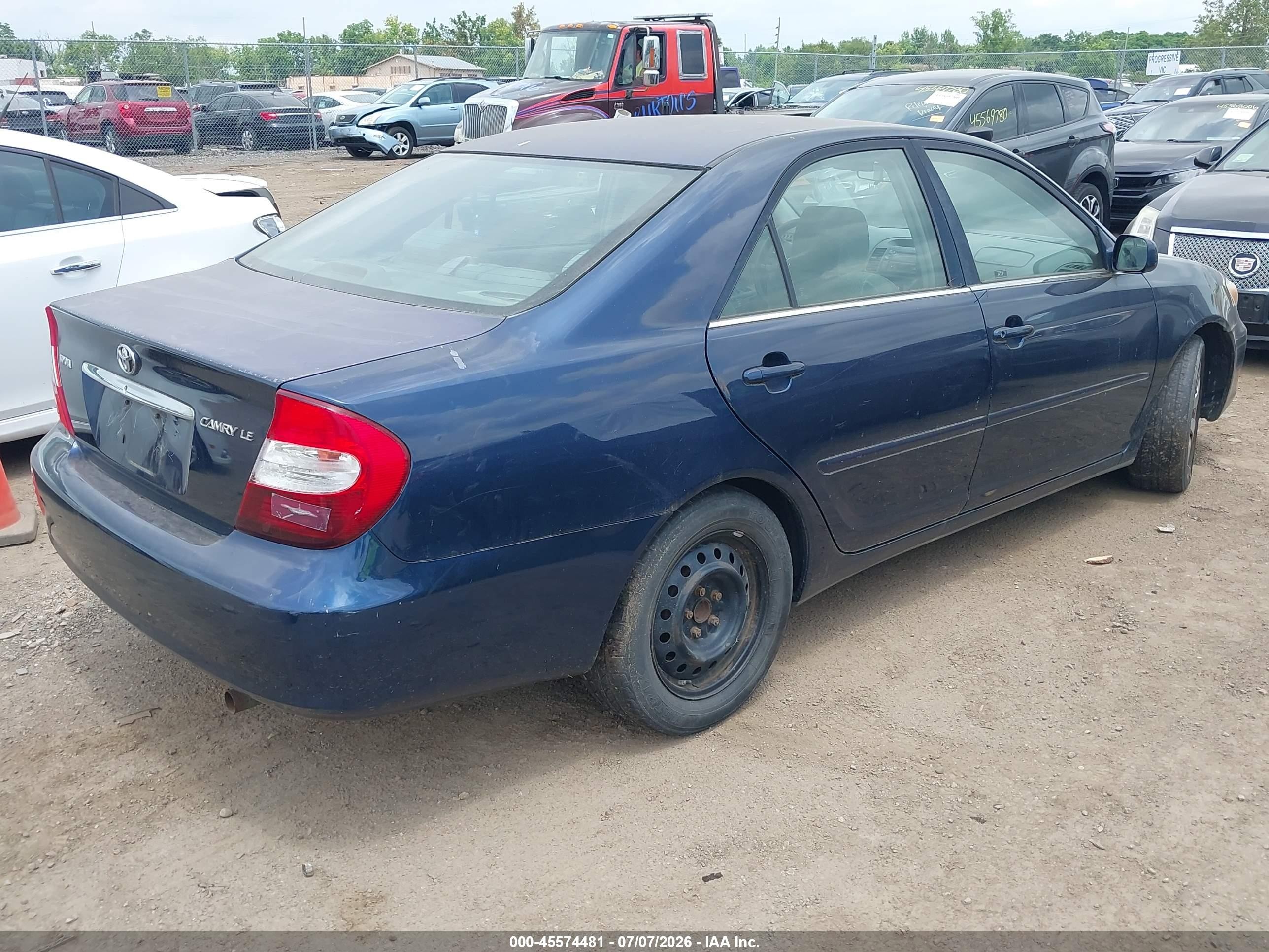 2002 Toyota Camry Le Blue vin: 4T1BE32K02U528395