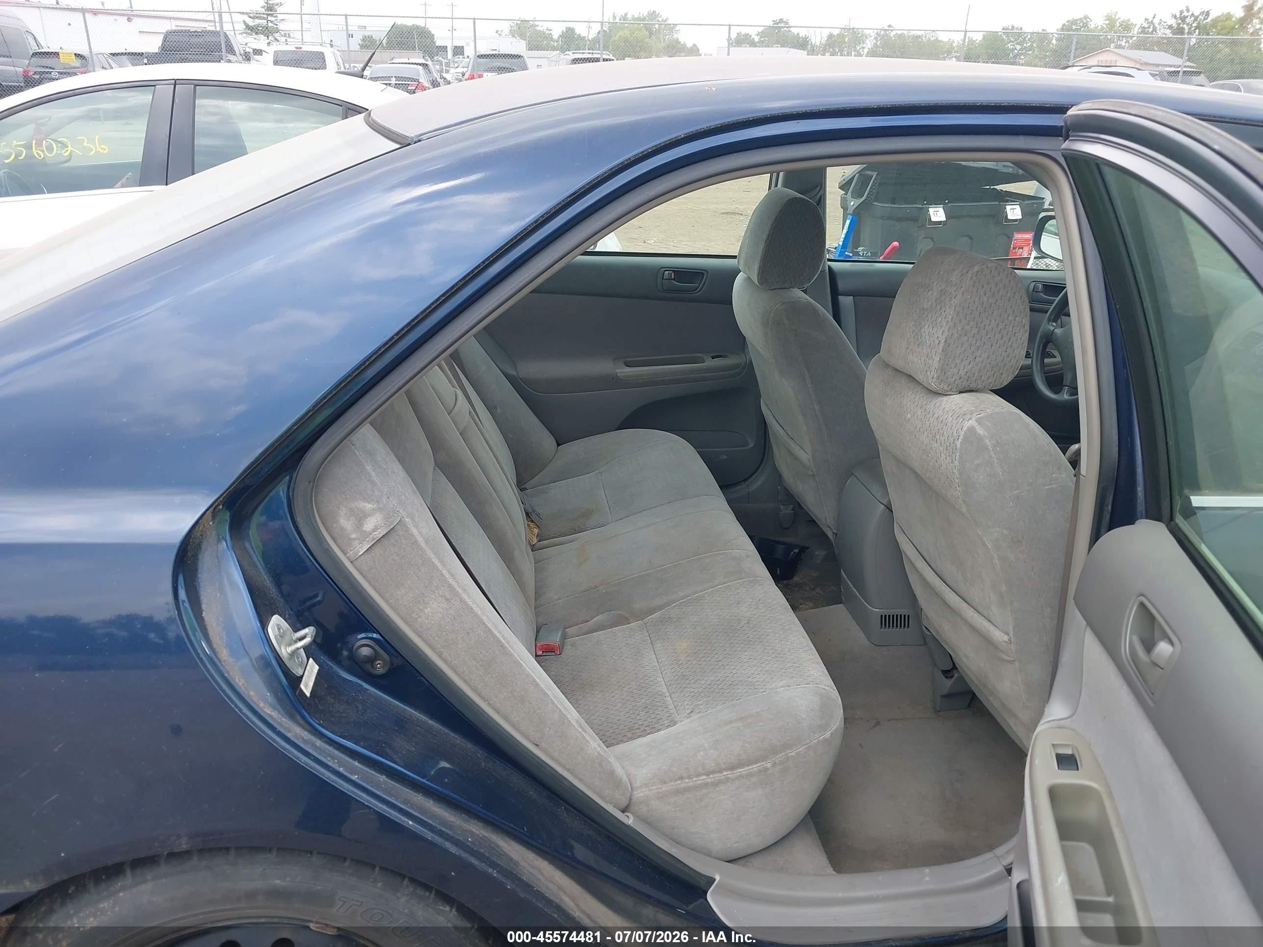 2002 Toyota Camry Le Blue vin: 4T1BE32K02U528395